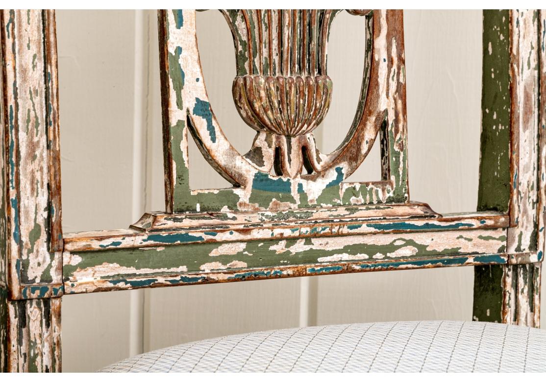Chaise d'appoint gustavienne du début du 19e siècle avec finition peinte en vente 9