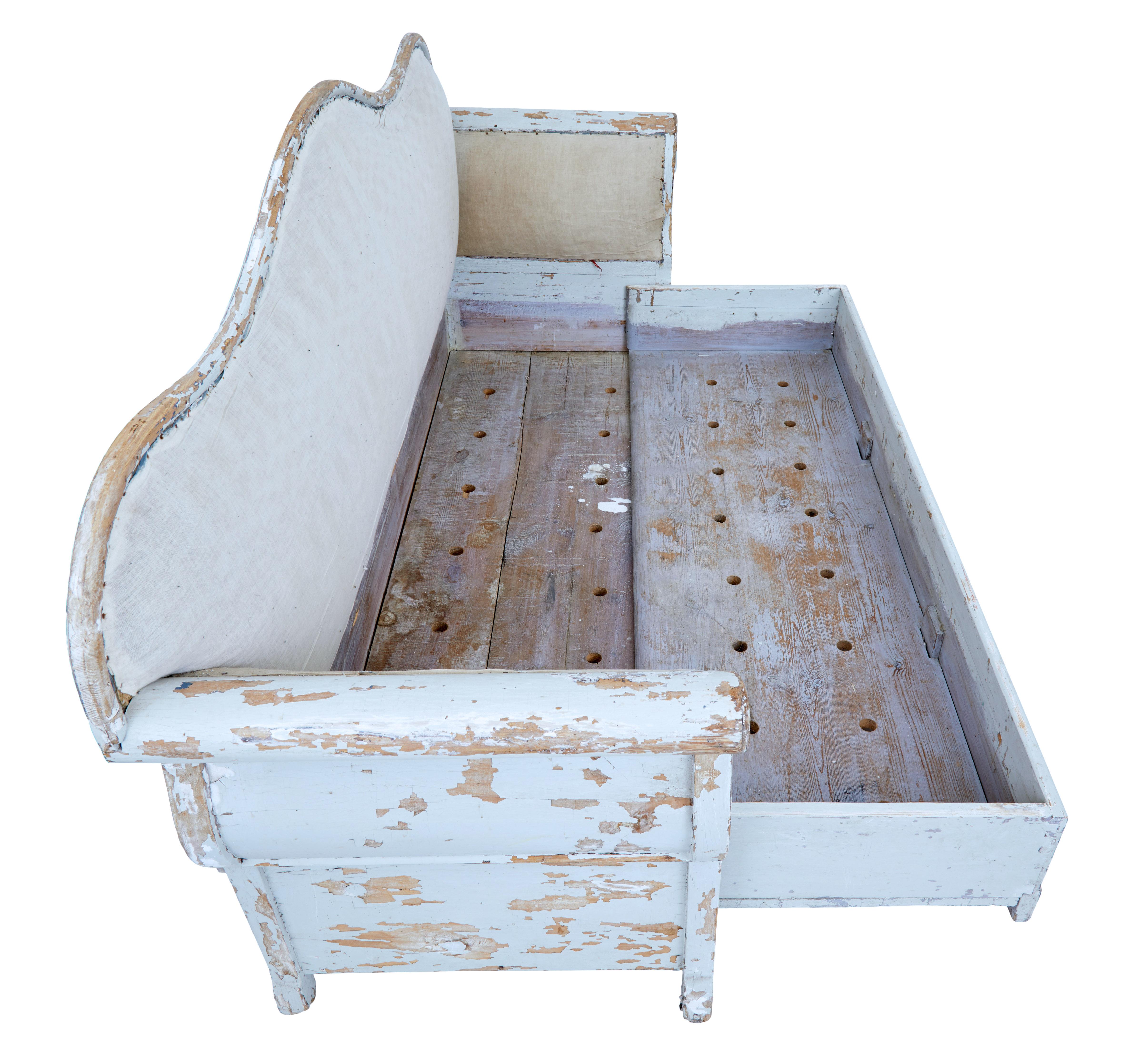 Early 19th Century Gustavian Painted Pine Sofa Bed In Fair Condition In Debenham, Suffolk