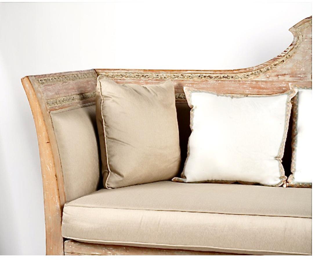 Gustavian Sofa or Bench In Good Condition For Sale In Pasadena, CA