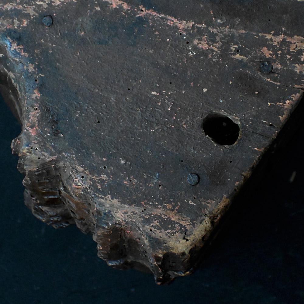 Fragment de pavillon de chasse sculpté à la main au début du 19e siècle, tête de loup en vente 4