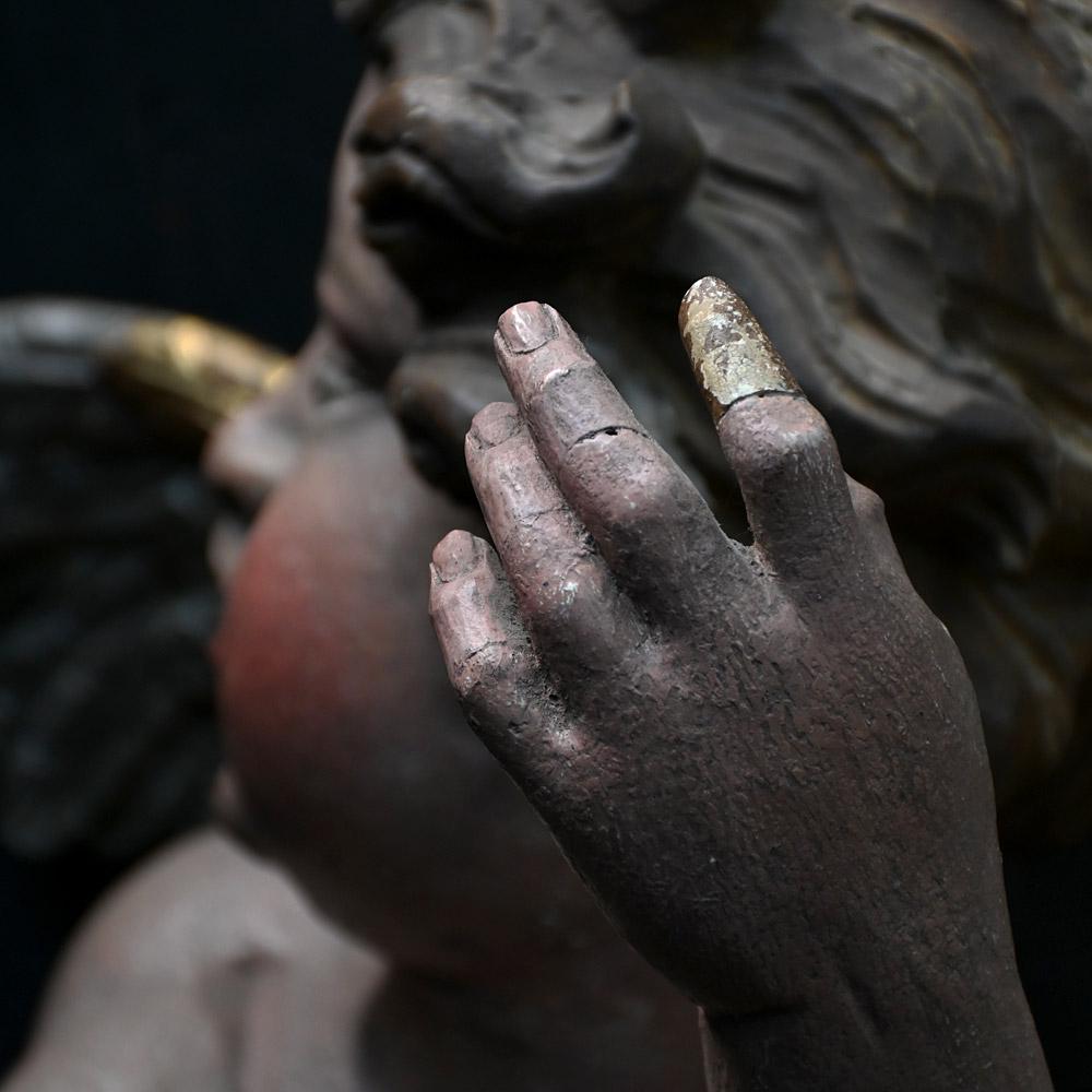 Anges italiens sculptés à la main au début du 19e siècle en vente 7
