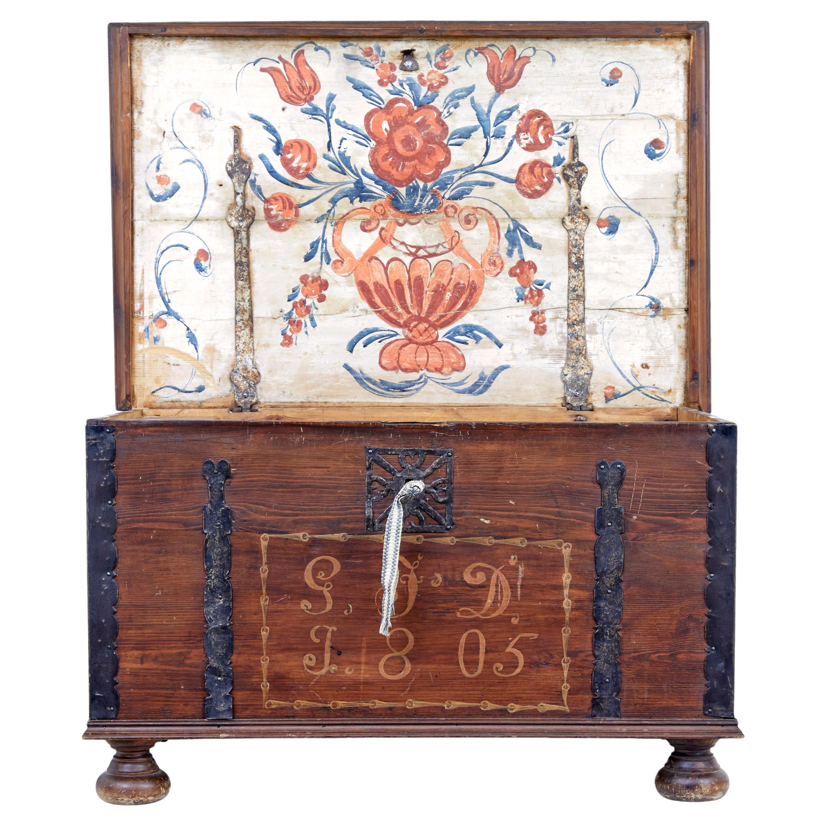 Early 19th Century hand decorated Swedish pine coffer For Sale