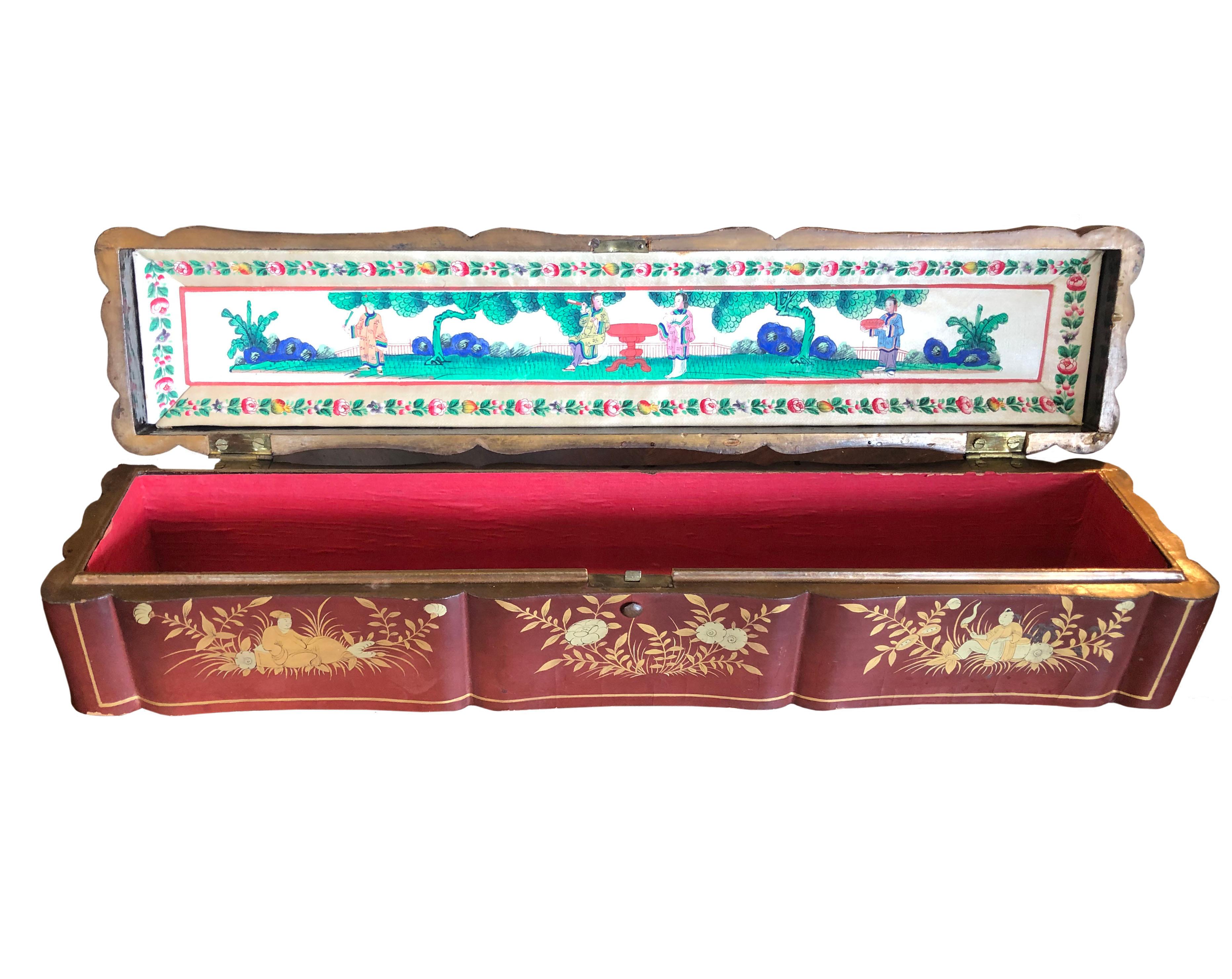 Hand-Painted Early 19th Century Hand Painted Chinese Fan Box For Sale