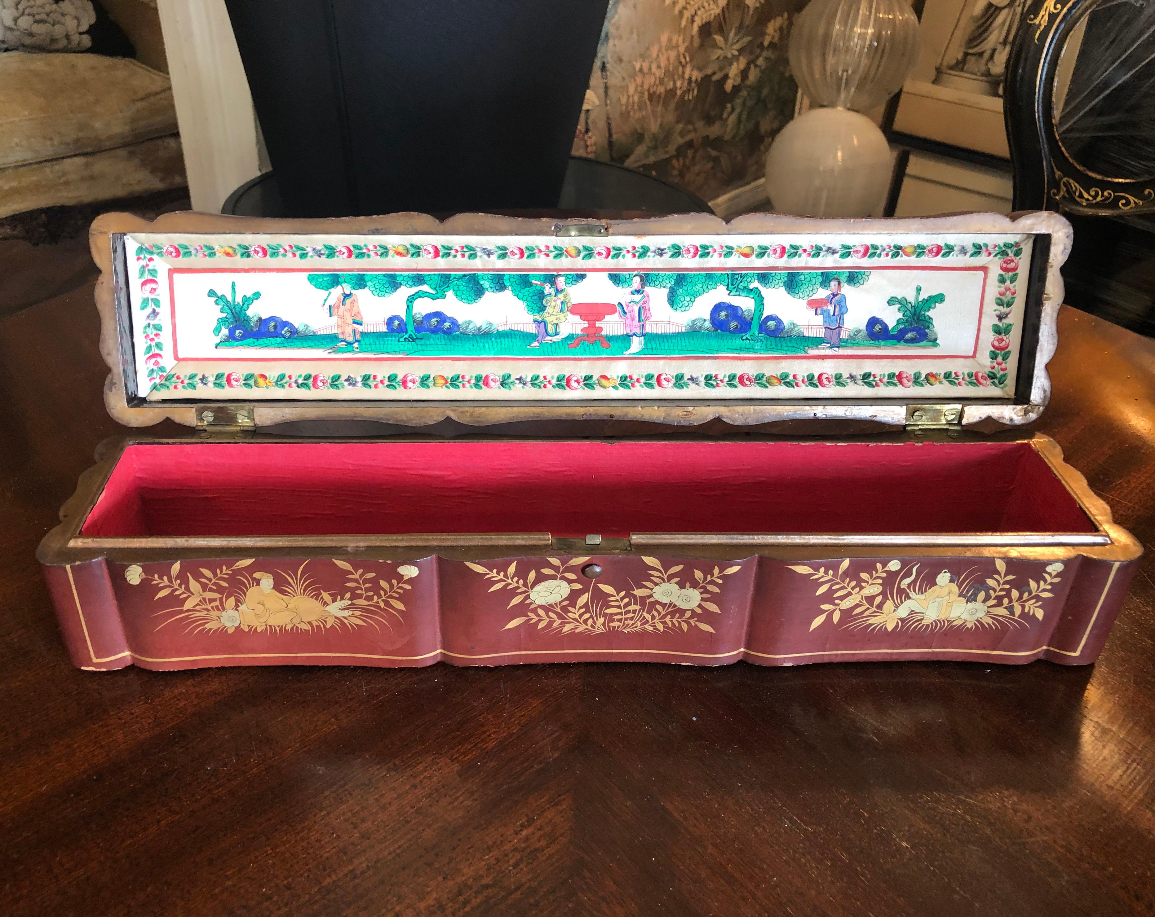 Early 19th Century Hand Painted Chinese Fan Box For Sale 1