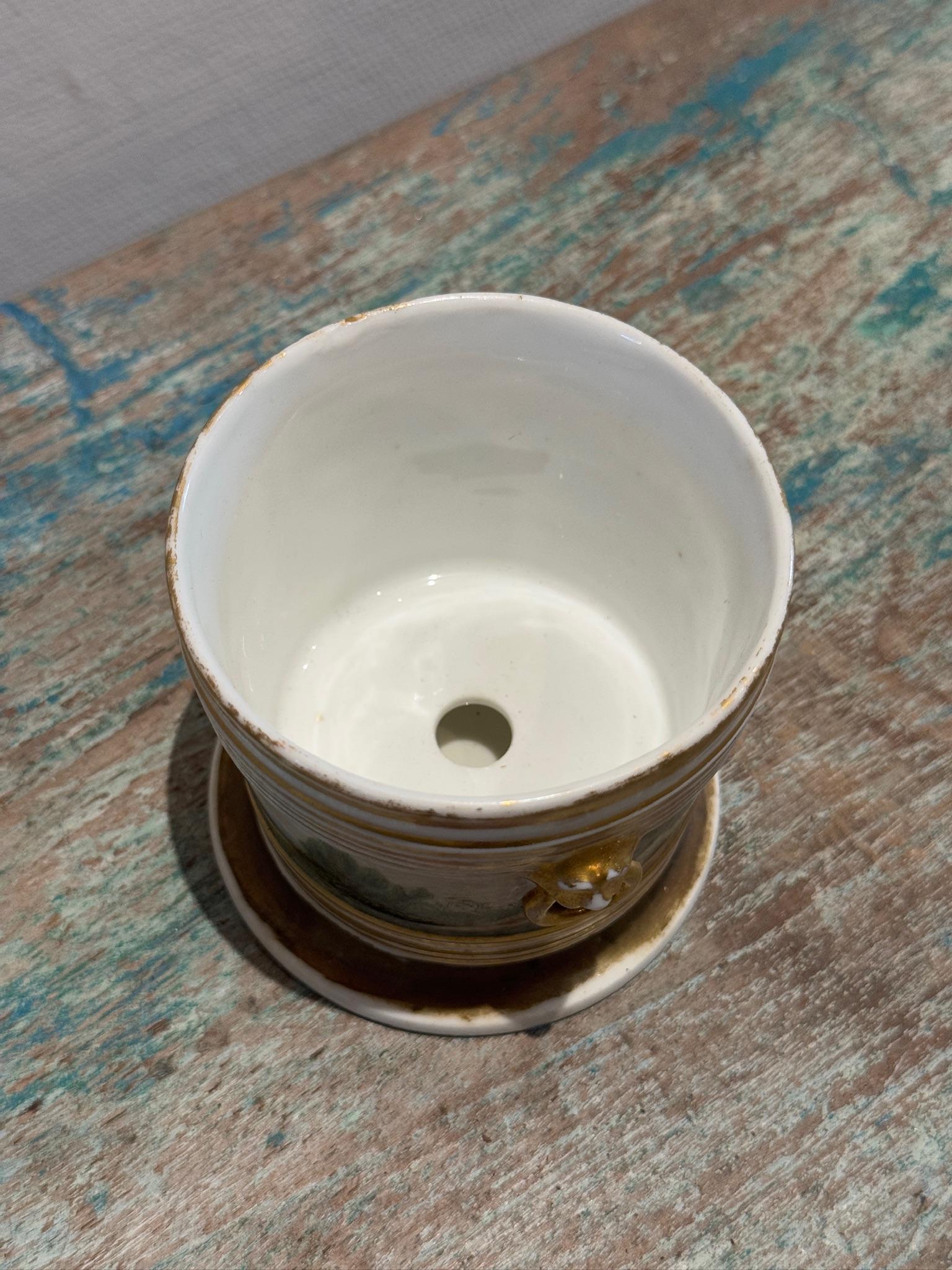 Cachepot in porcellana dipinto a mano dell'inizio del XIX secolo attribuito alla fabbrica Tucker in vendita 1
