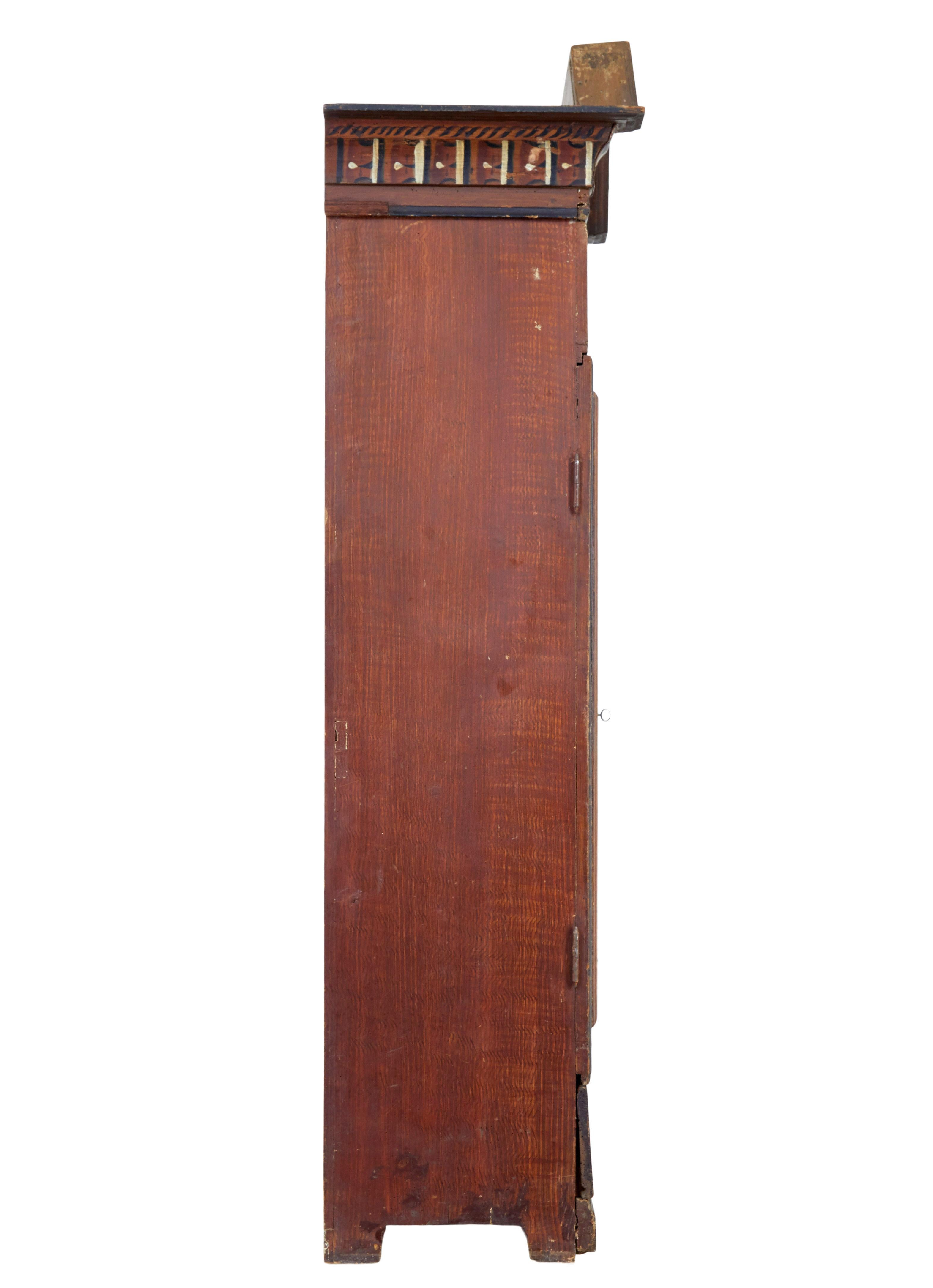 Handbemalter schwedischer Schrank aus dem frühen 19. (Schwedisch) im Angebot