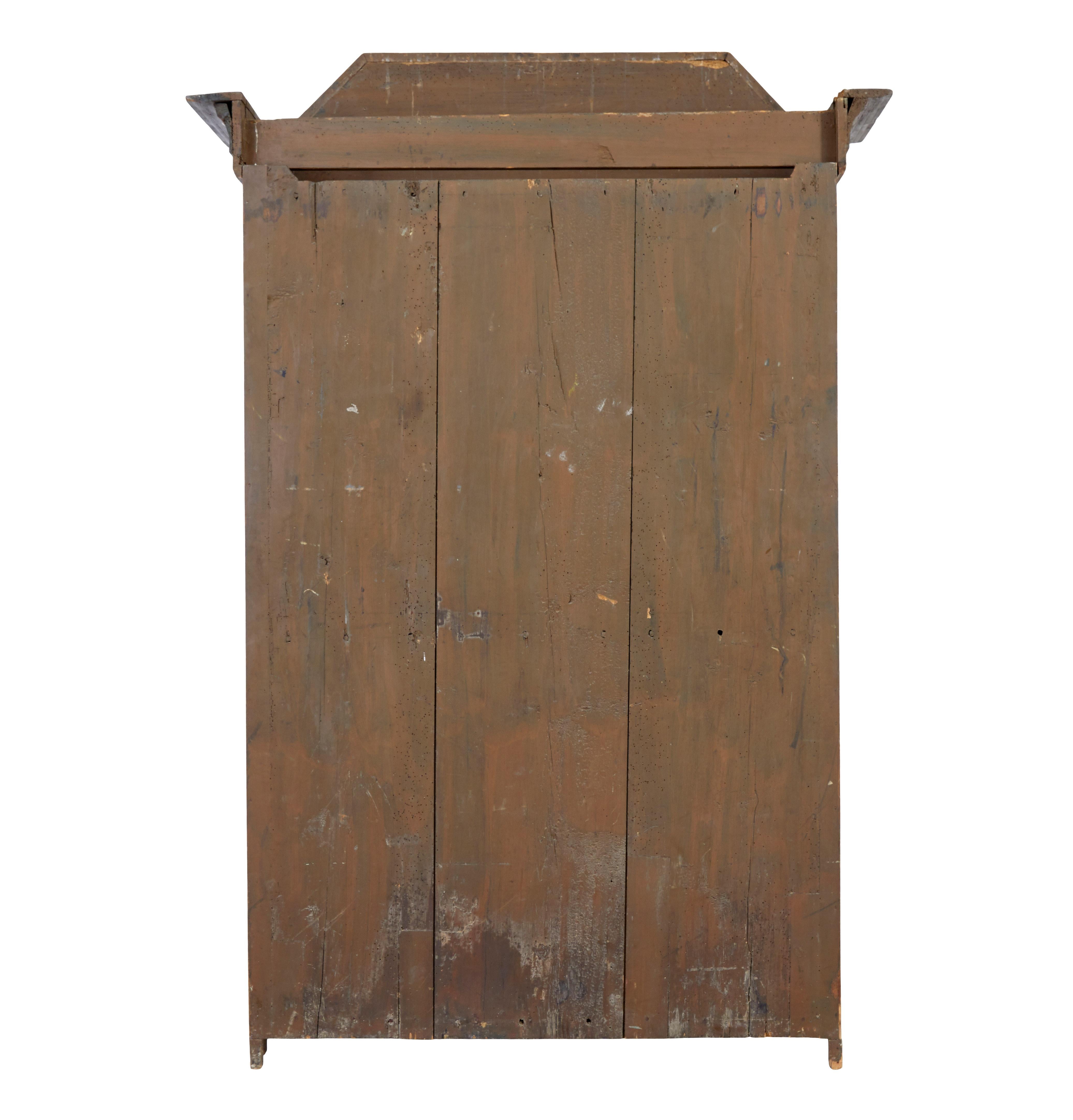 Pine Early 19th Century Hand Painted Swedish Cupboard For Sale