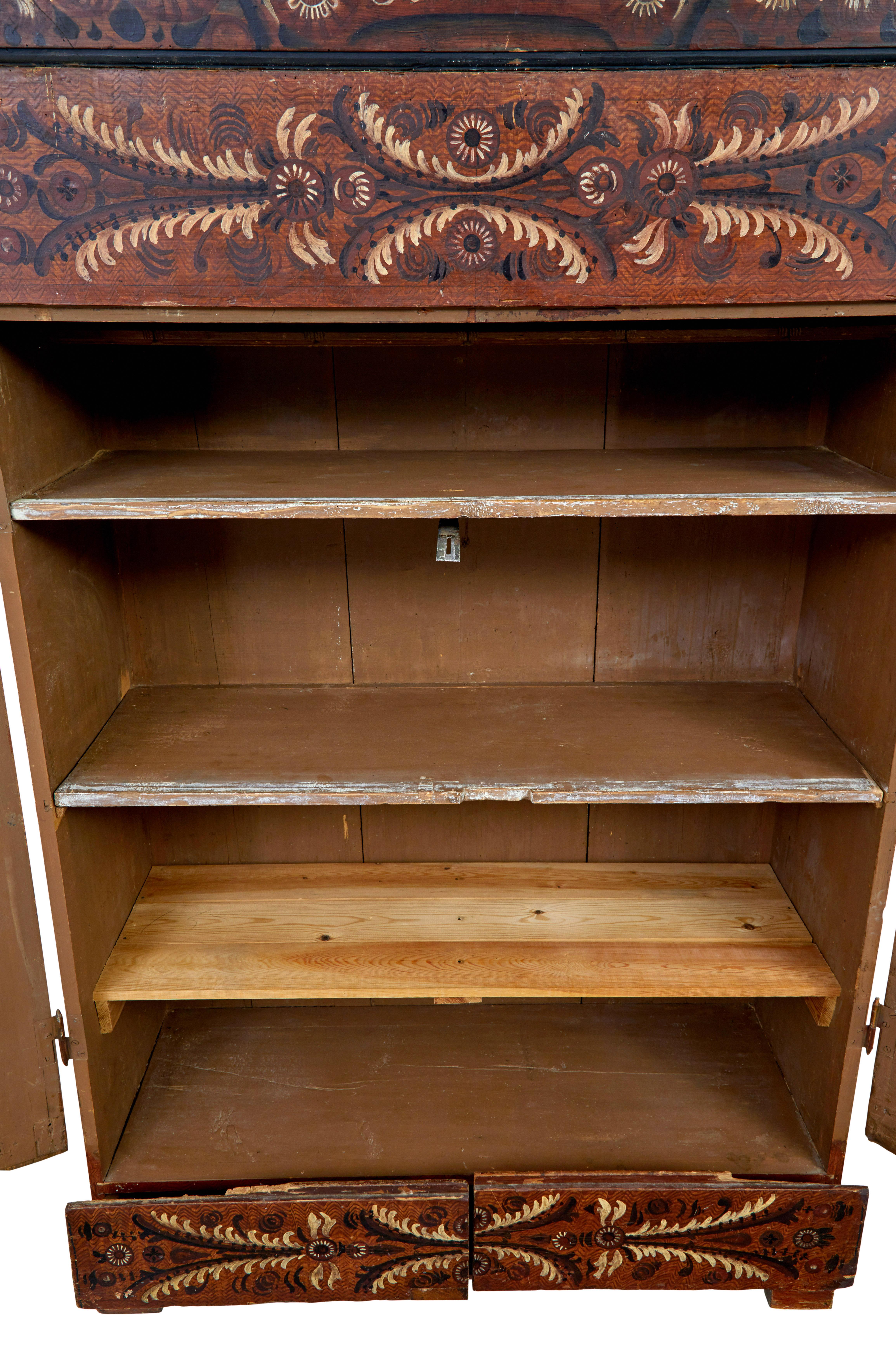 Handbemalter schwedischer Schrank aus dem frühen 19. im Angebot 1