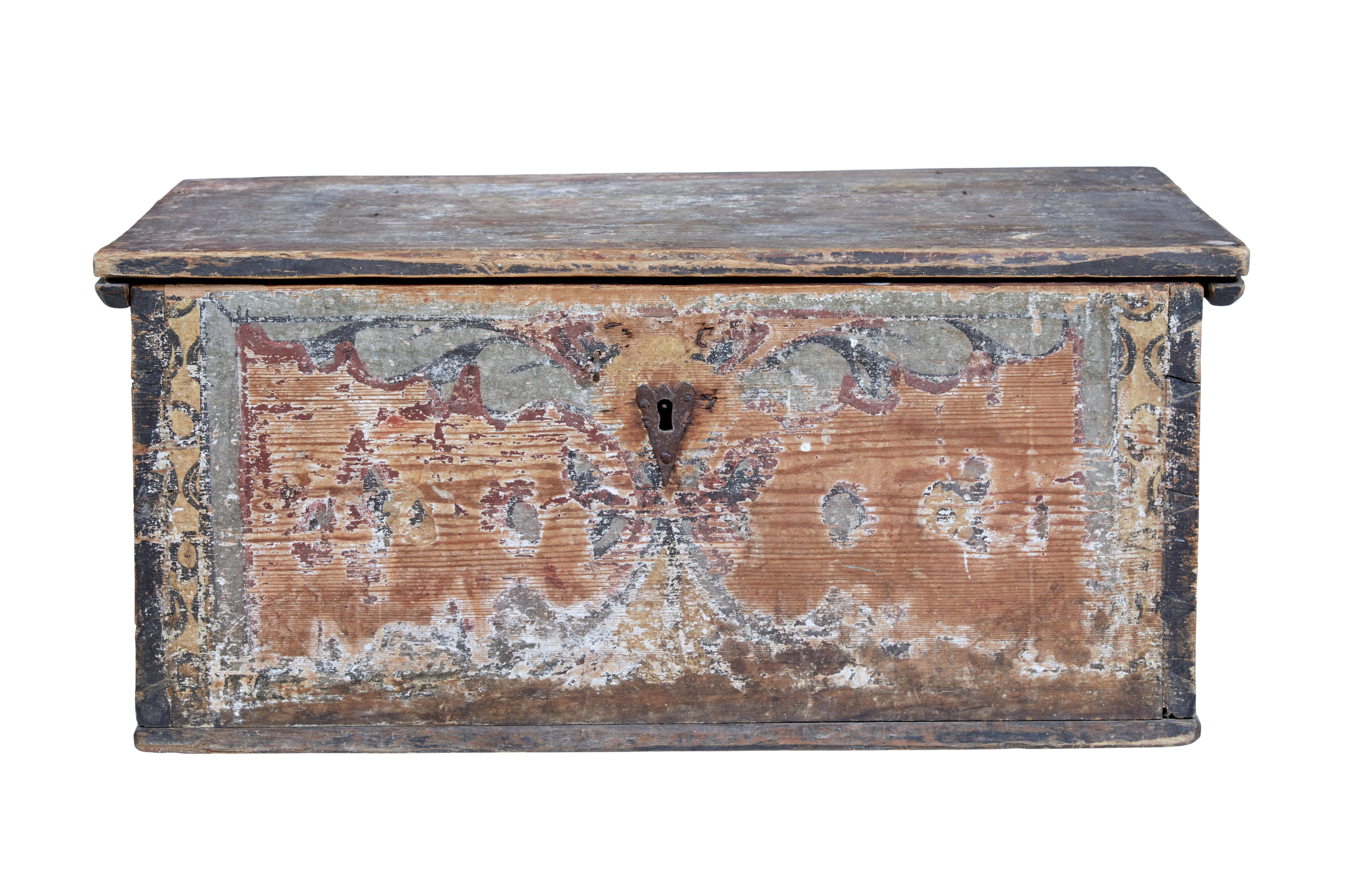 Early 19th century hand painted traditional Swedish chest/box circa 1800.

Stunning traditional Swedish box hand painted in the original paintwork. Decorated on all sides with swags in russet red/grey and yellow's. Complete with original hinges,