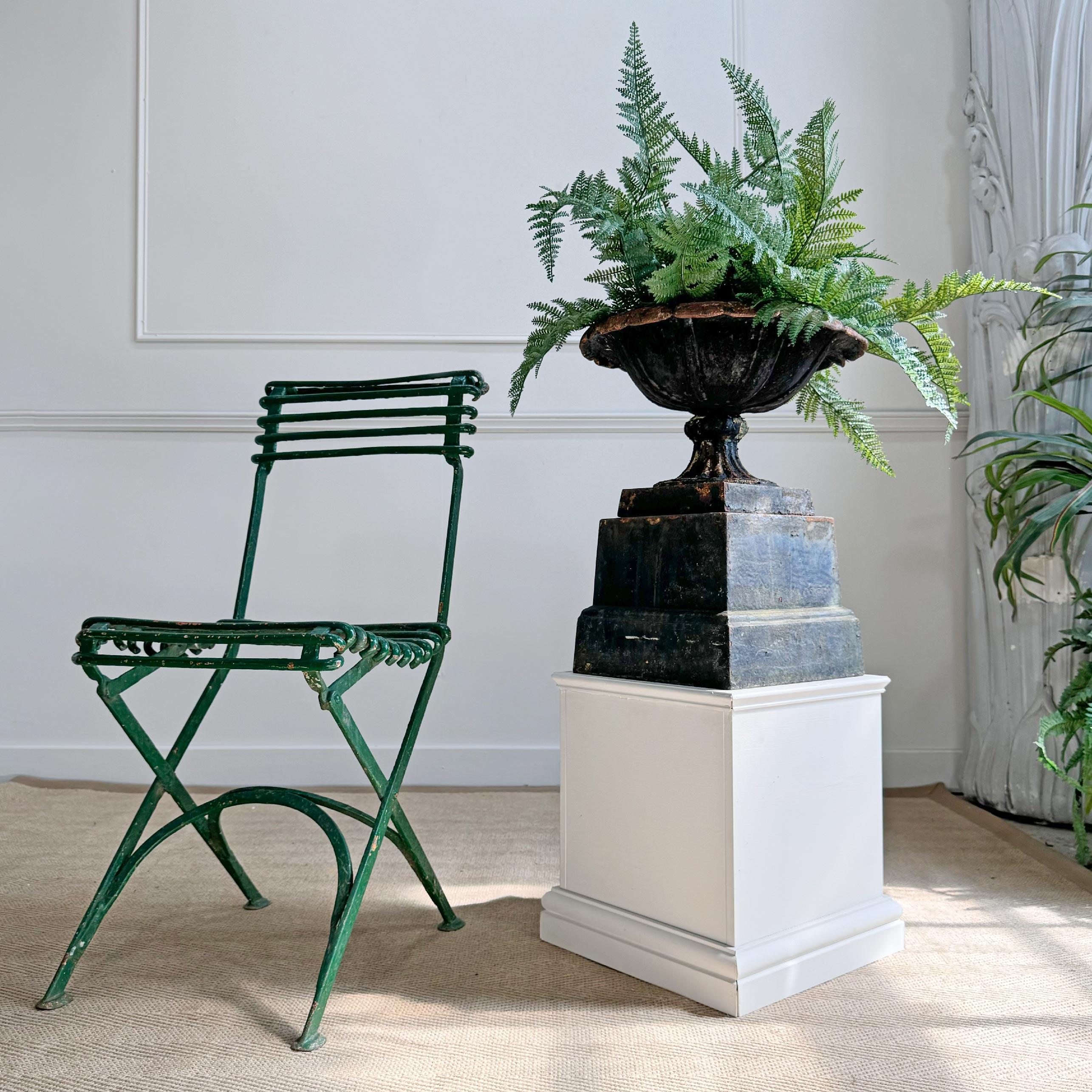 Primo vittoriano Urna di Tazza in ghisa di stile Handyside dei primi del XIX secolo su basamento in vendita