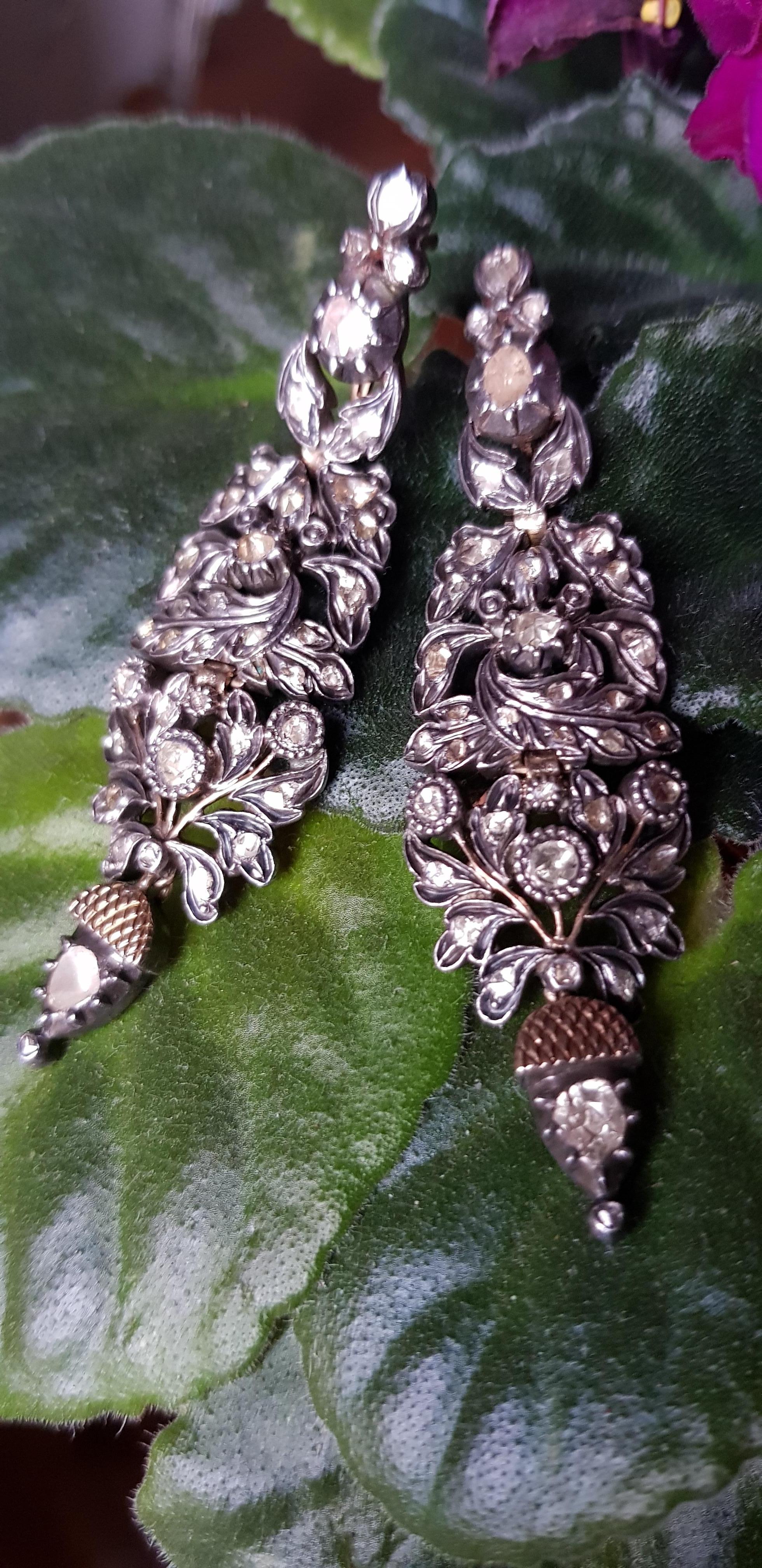 Early 19th Century Iberian/Georgian Rose Cut Diamond Chandelier Earrings. In Good Condition For Sale In OVIEDO, AS