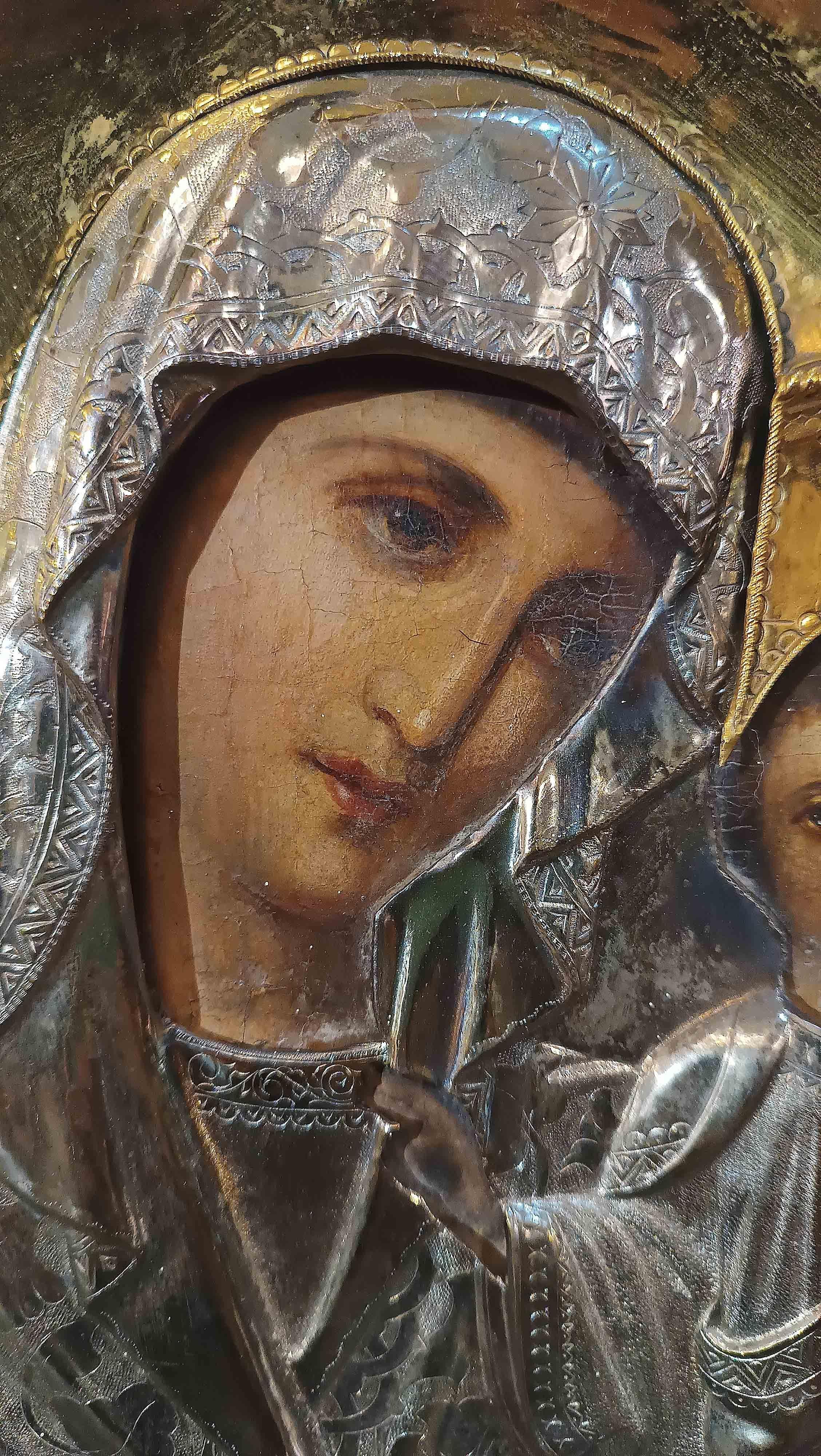 Oiled EARLY 19th CENTURY ICON WITH MADONNA AND CHILD  For Sale