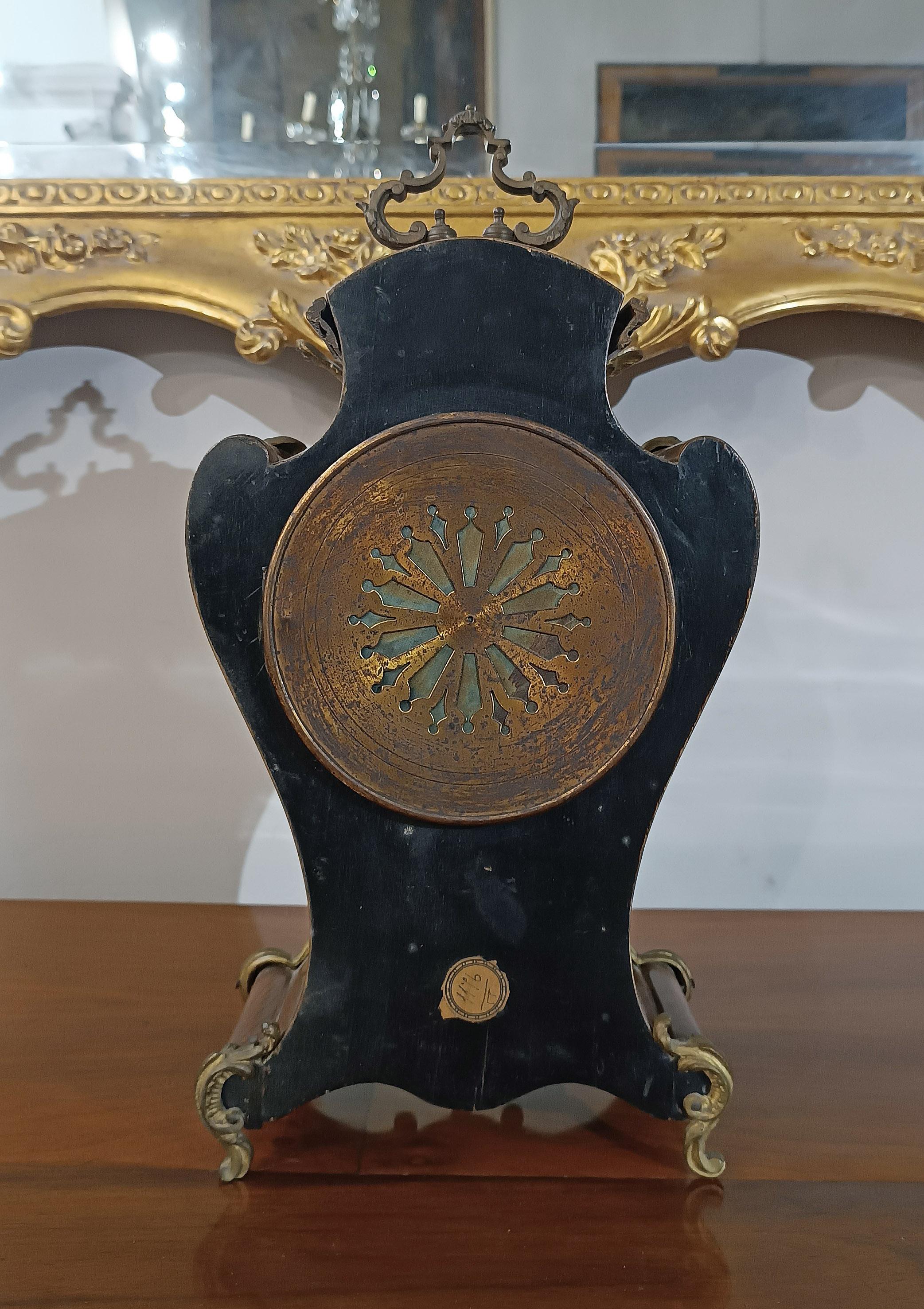 EARLY 19th CENTURY INLAID CLOCK WITH BRONZES In Good Condition For Sale In Firenze, FI