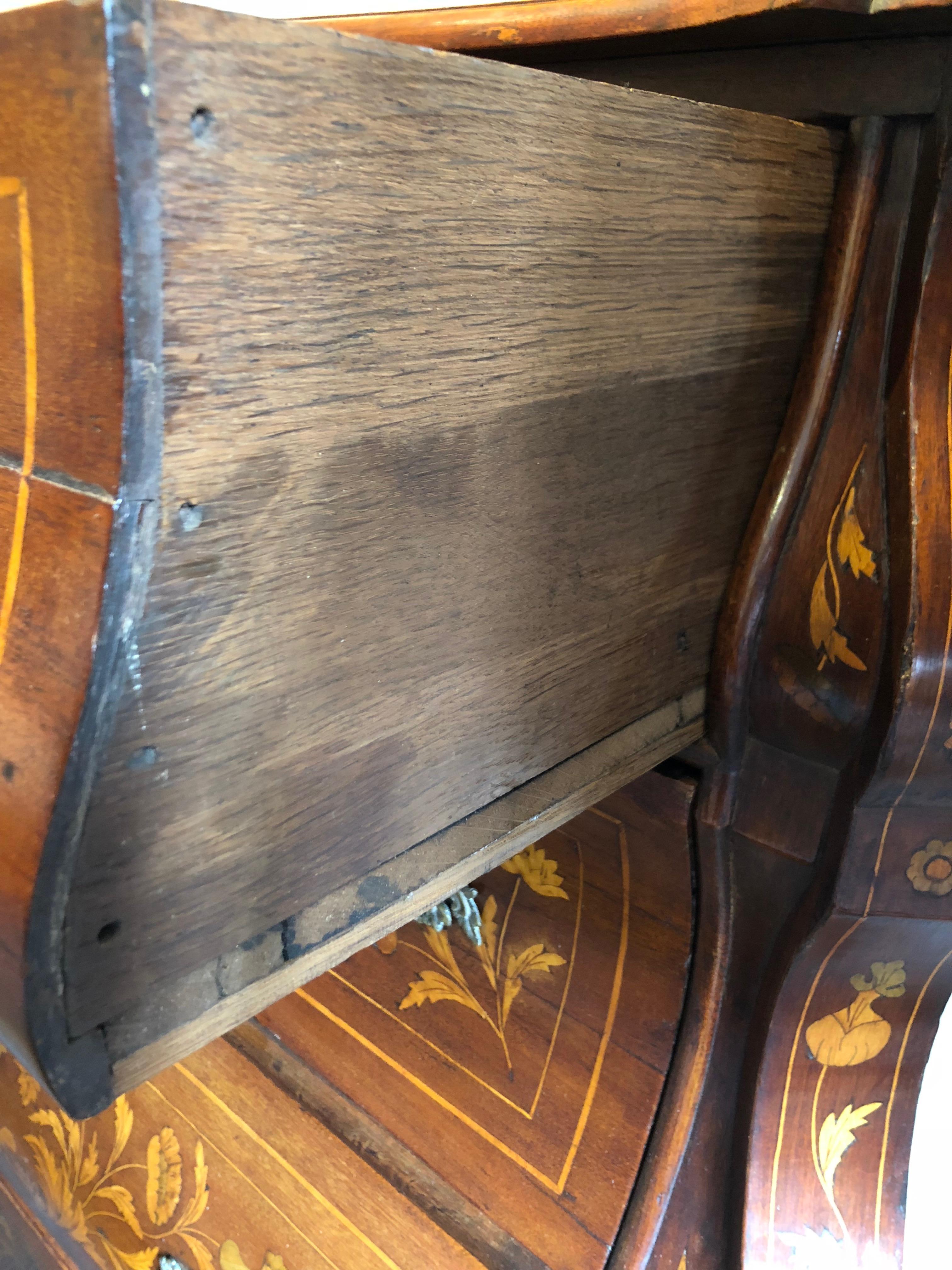 Inlay Commode, Chest of Drawers Inlaid Walnut Dutch Bombe early 19th Century For Sale