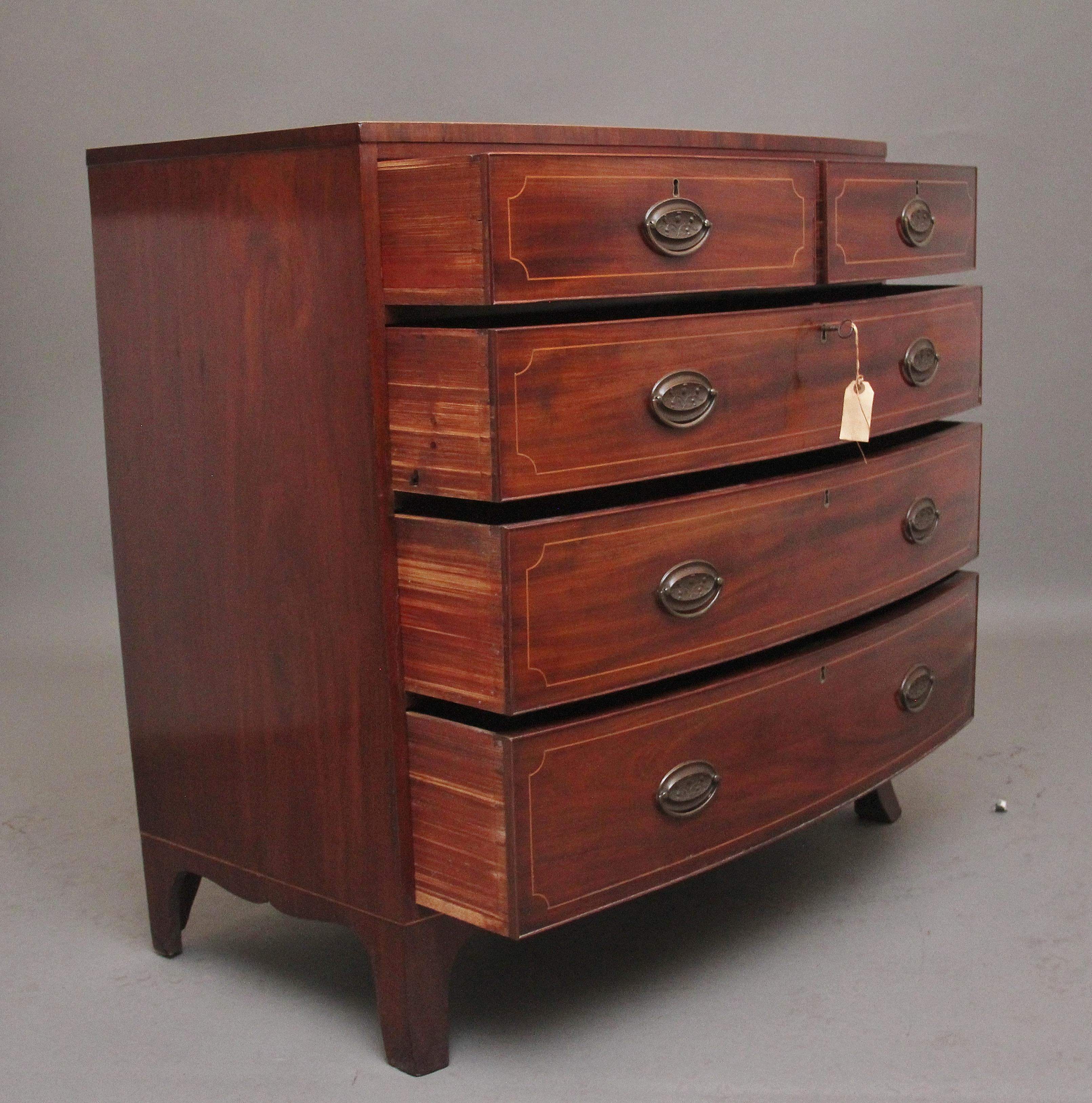 Early 19th Century inlaid mahogany bowfront chest of drawers In Good Condition For Sale In Martlesham, GB