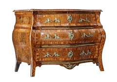 Early 19th century inlaid walnut Rococo bombe chest of drawers