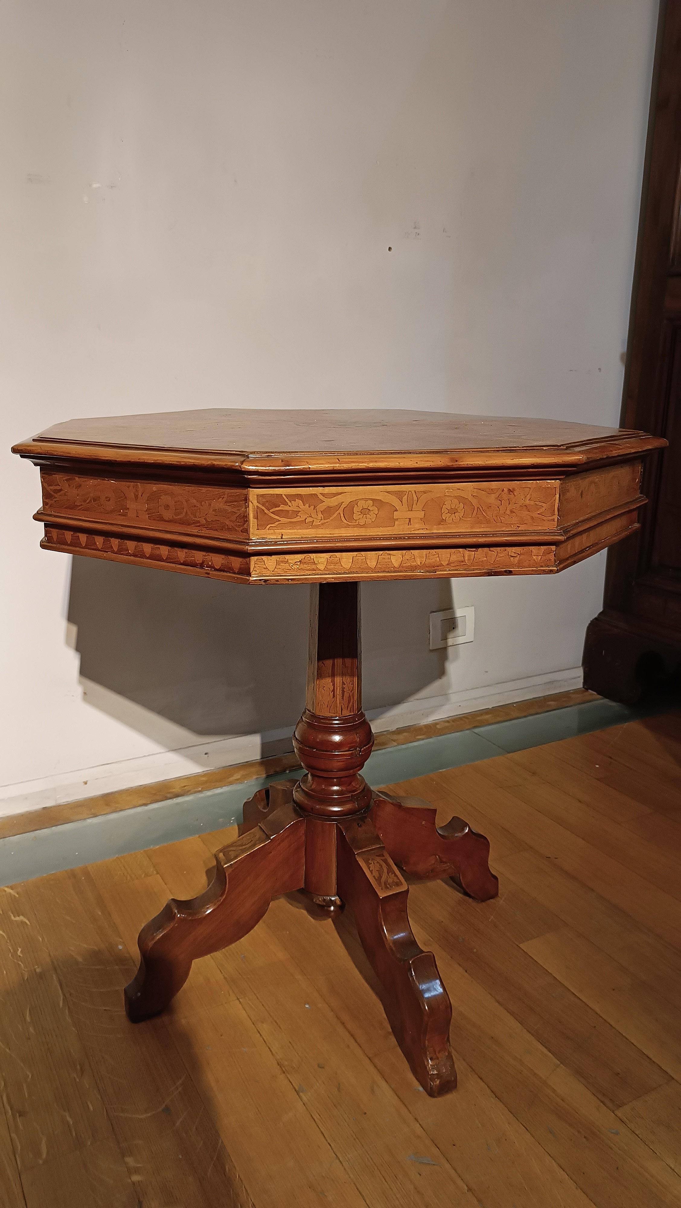 19th Century EARLY 19th CENTURY INLAID WALNUT TABLE  For Sale