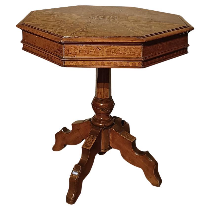 EARLY 19th CENTURY INLAID WALNUT TABLE 