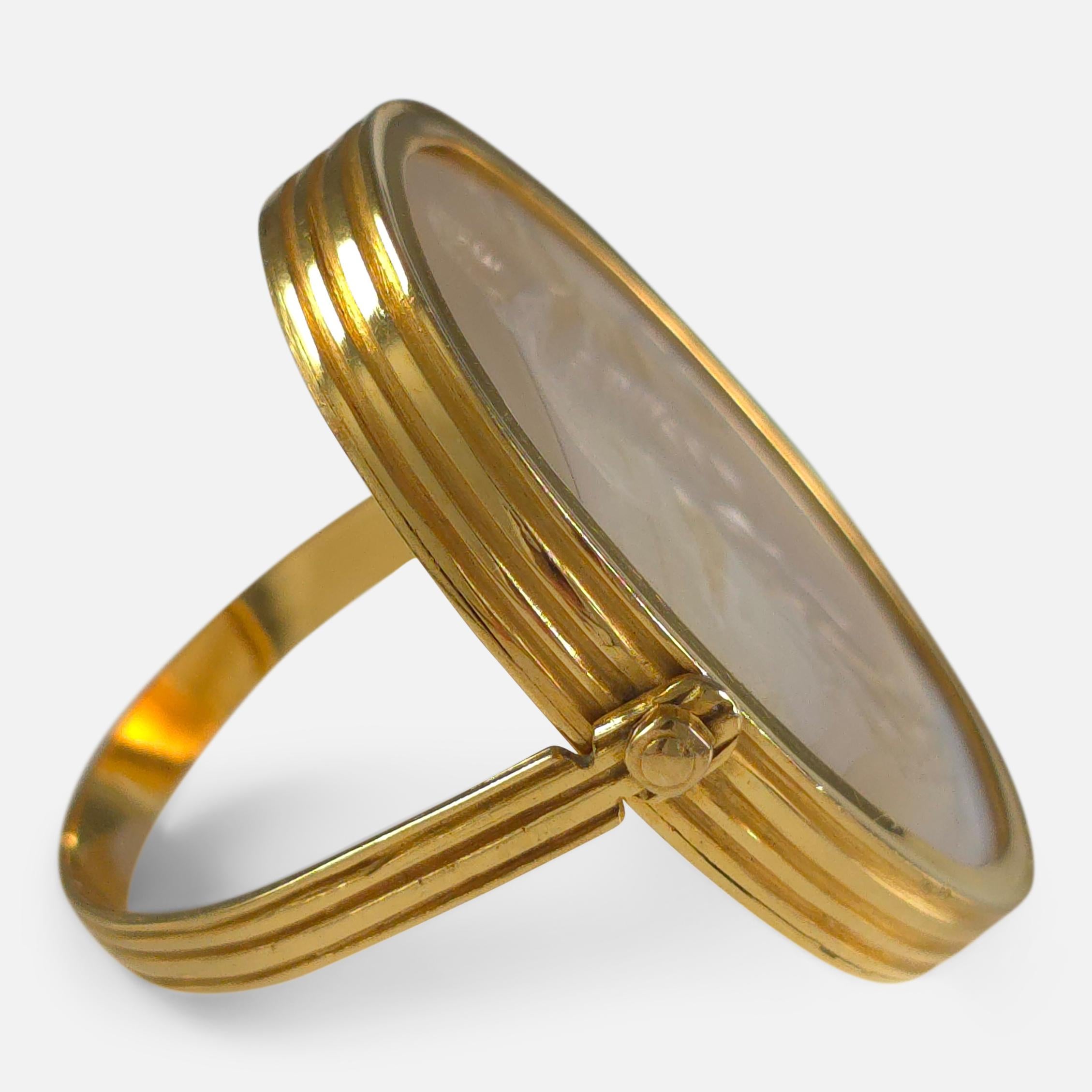 Early 19th Century Intaglio Swivel Ring - Hygieia Engraving For Sale 5