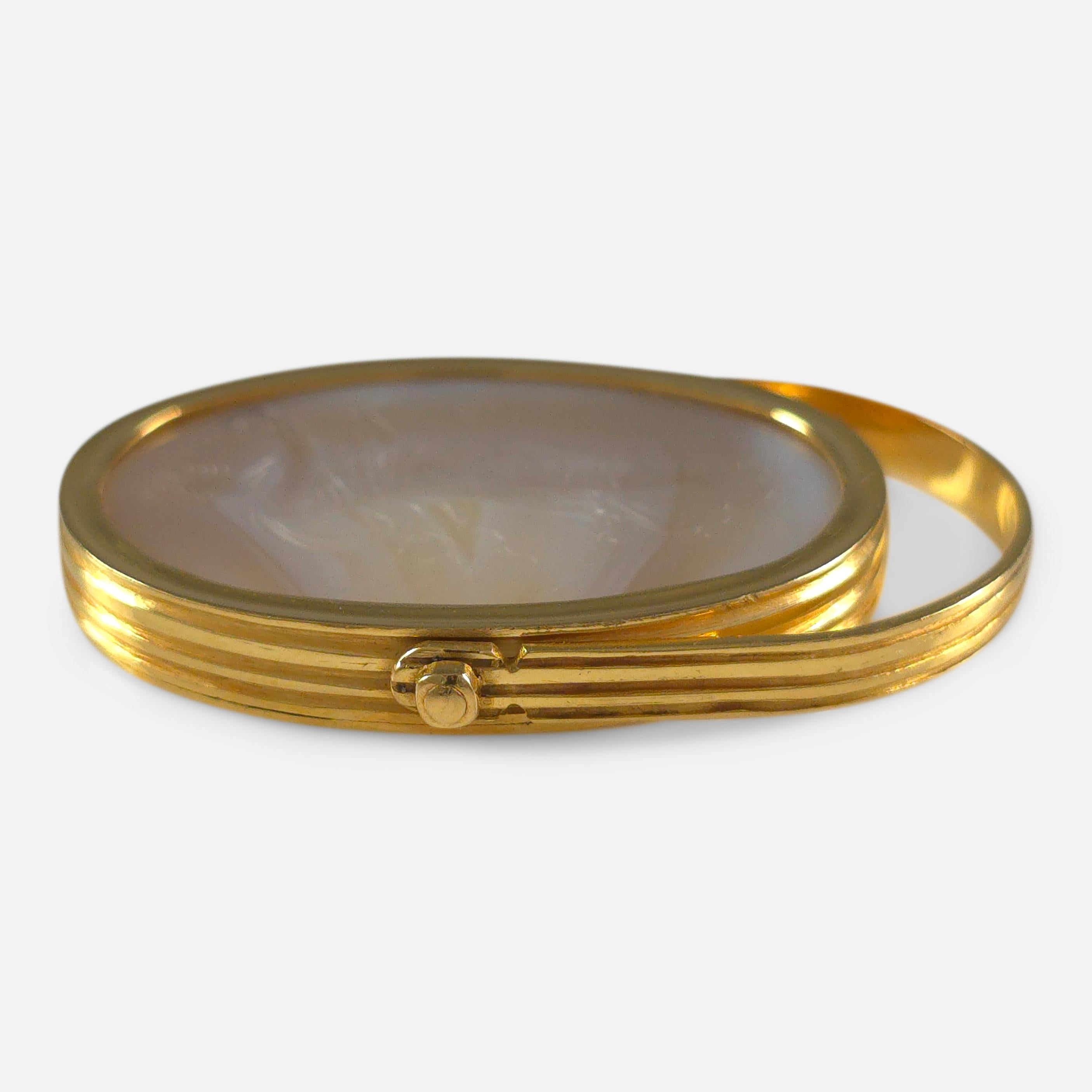 Early 19th Century Intaglio Swivel Ring - Hygieia Engraving For Sale 1