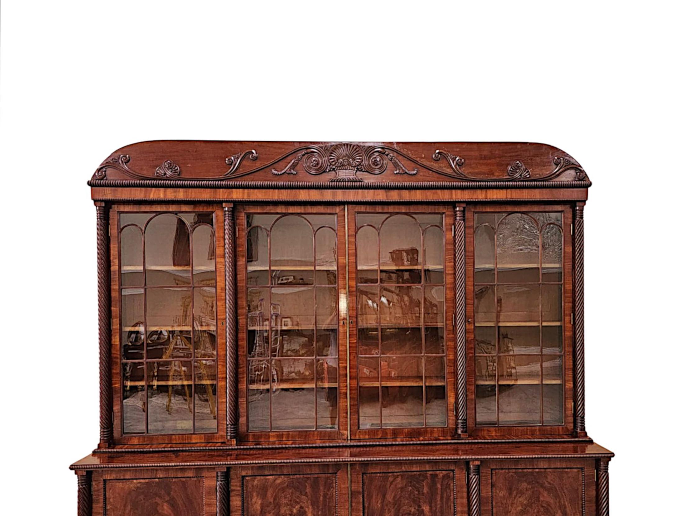 Ottone Libreria in mogano a fiamma irlandese dell'inizio del XIX secolo in vendita