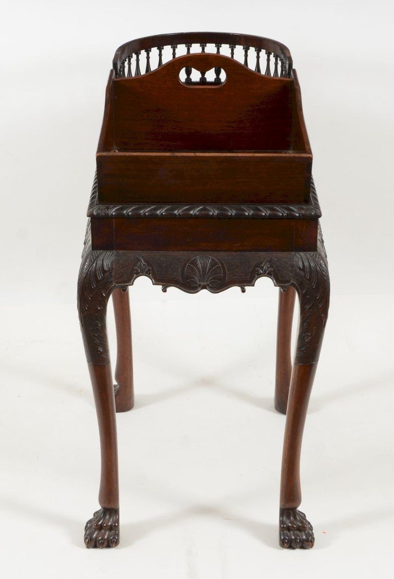 Early 19th Century Irish Georgian Mahogany Chippendale Serving Table For Sale 1