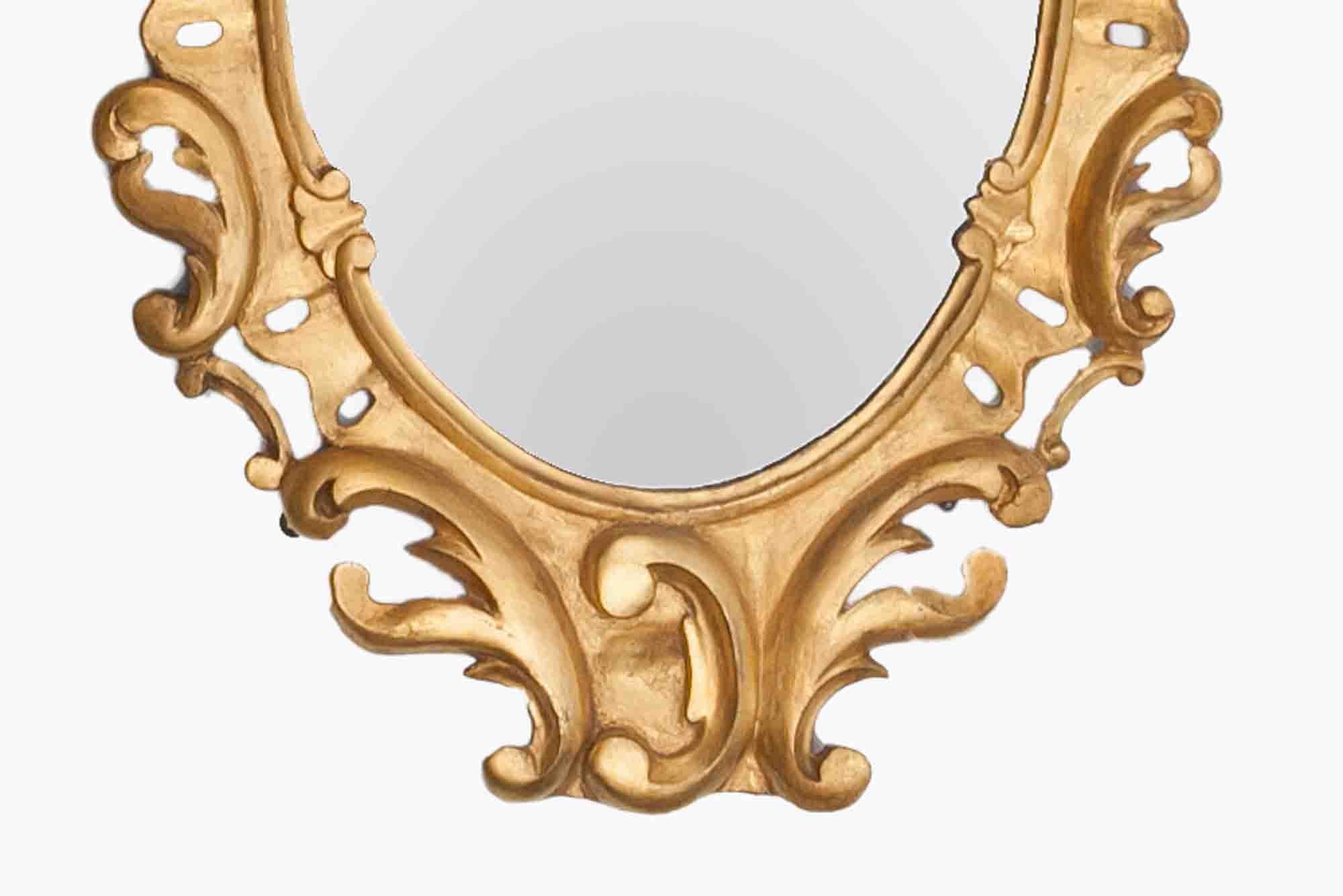 Early 19th Century Irish Gilt Oval Mirror with C-Scrolls and Acanthus Leaves In Excellent Condition In New York, NY