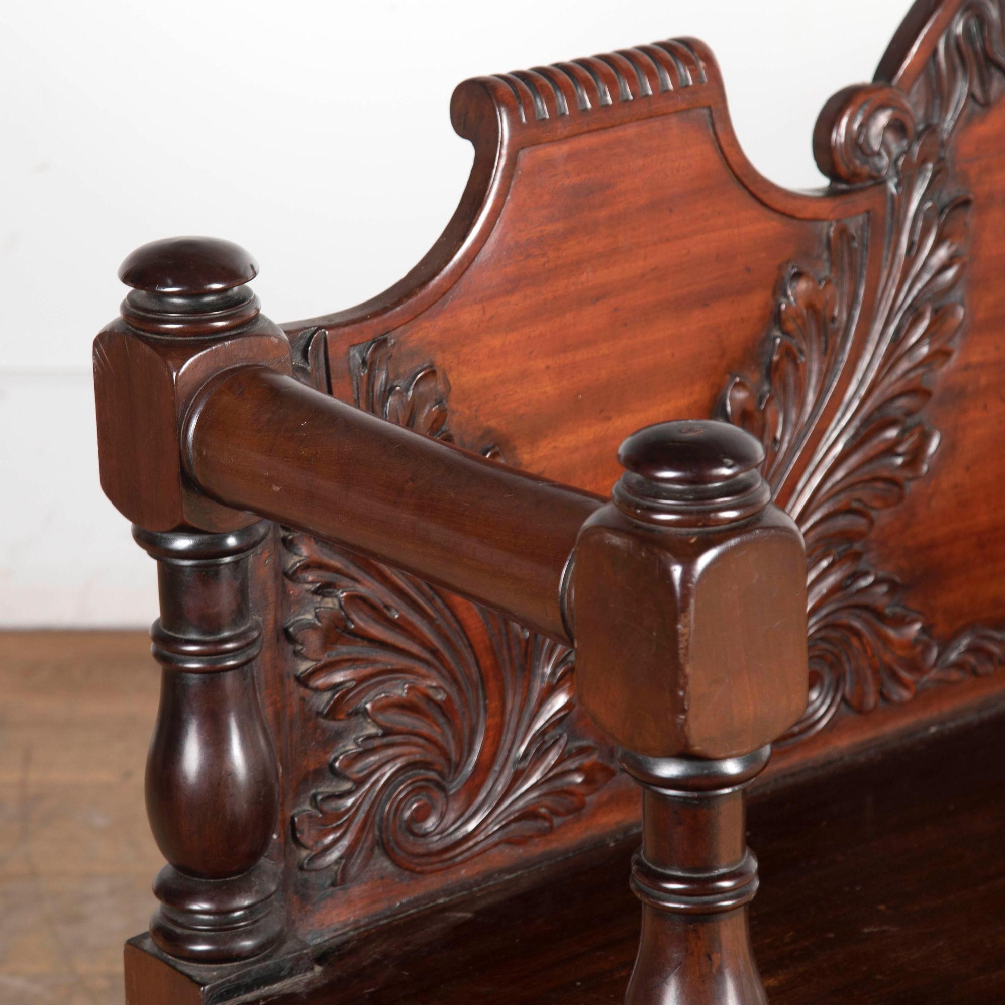 Early 19th Century Irish Mahogany Hall Bench In Good Condition In Gloucestershire, GB