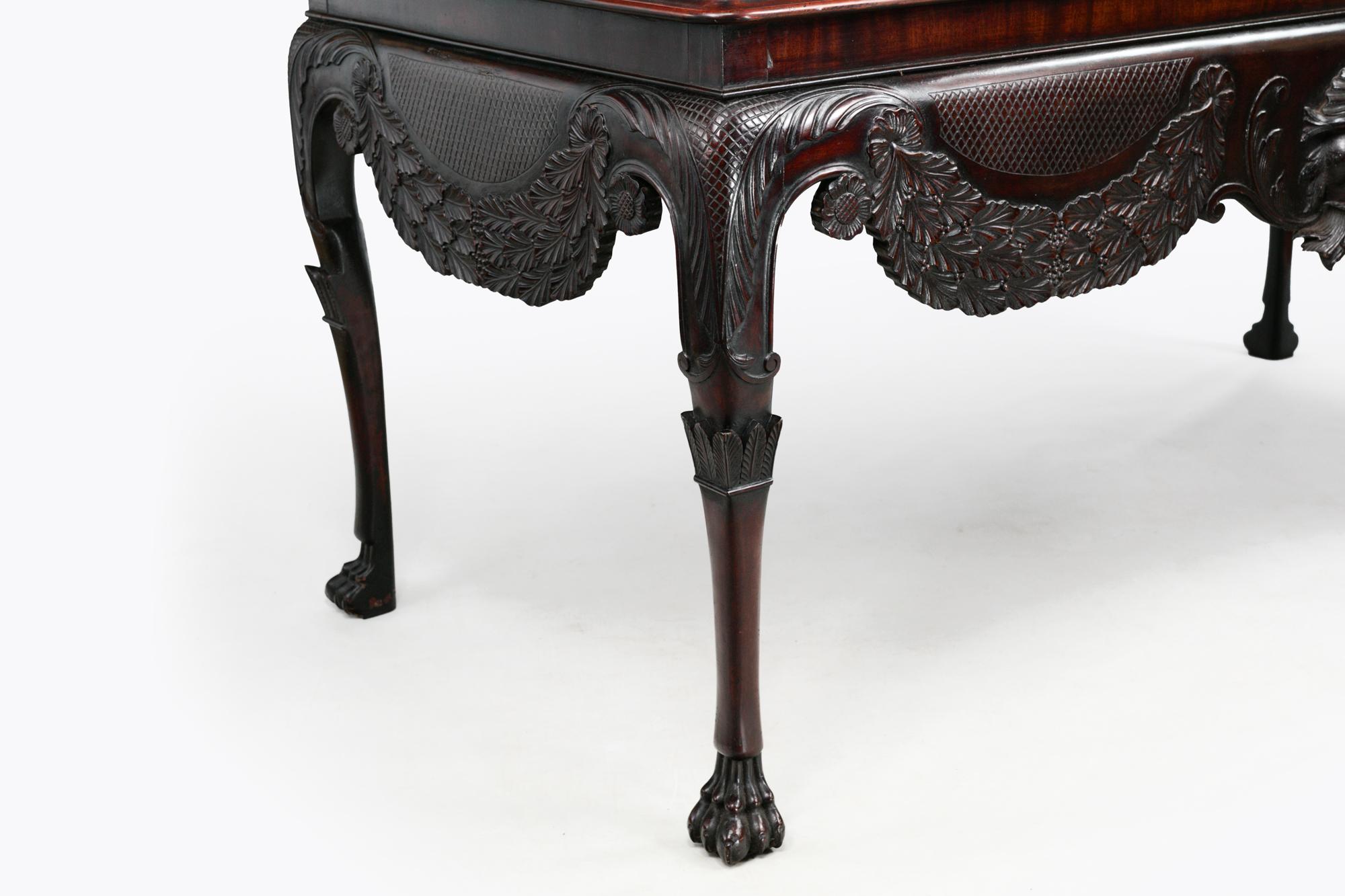 XIXe siècle Table d'appoint en acajou irlandais du début du 19e siècle en vente