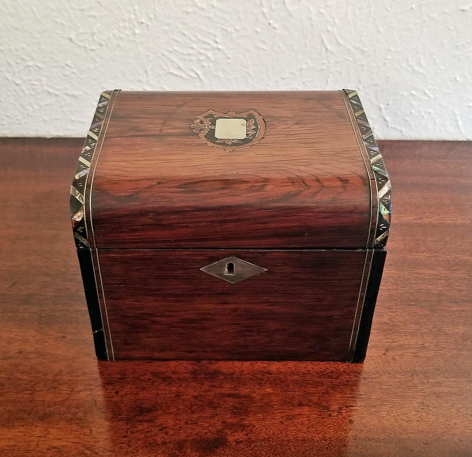 Early 19th Century Irish Mahogany Single Tea Caddy with Armorial Crest 8