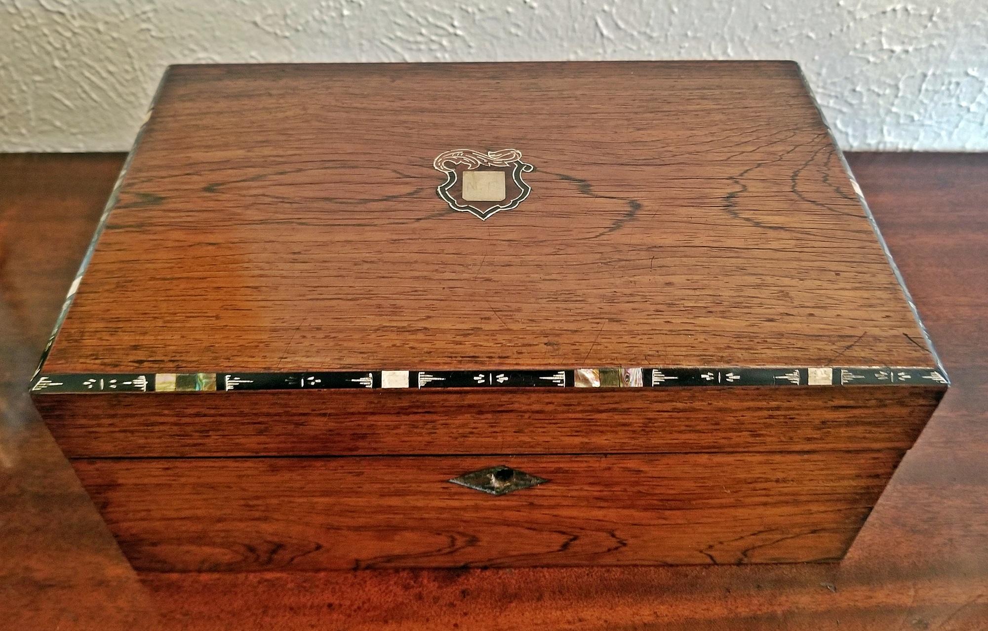 Early 19th Century Irish Mahogany Writing Slope with Armorial Crest 4