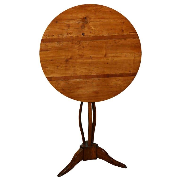 Early 19th century Itailan Fruit wood Tilt top table