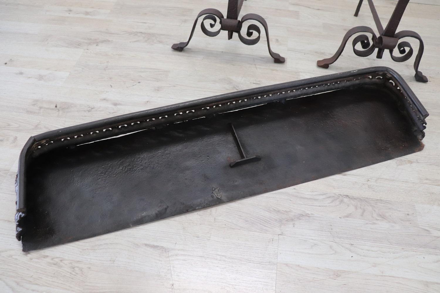 Early 19th Century Italian Antique Iron Fireplace Tool Set For Sale 3
