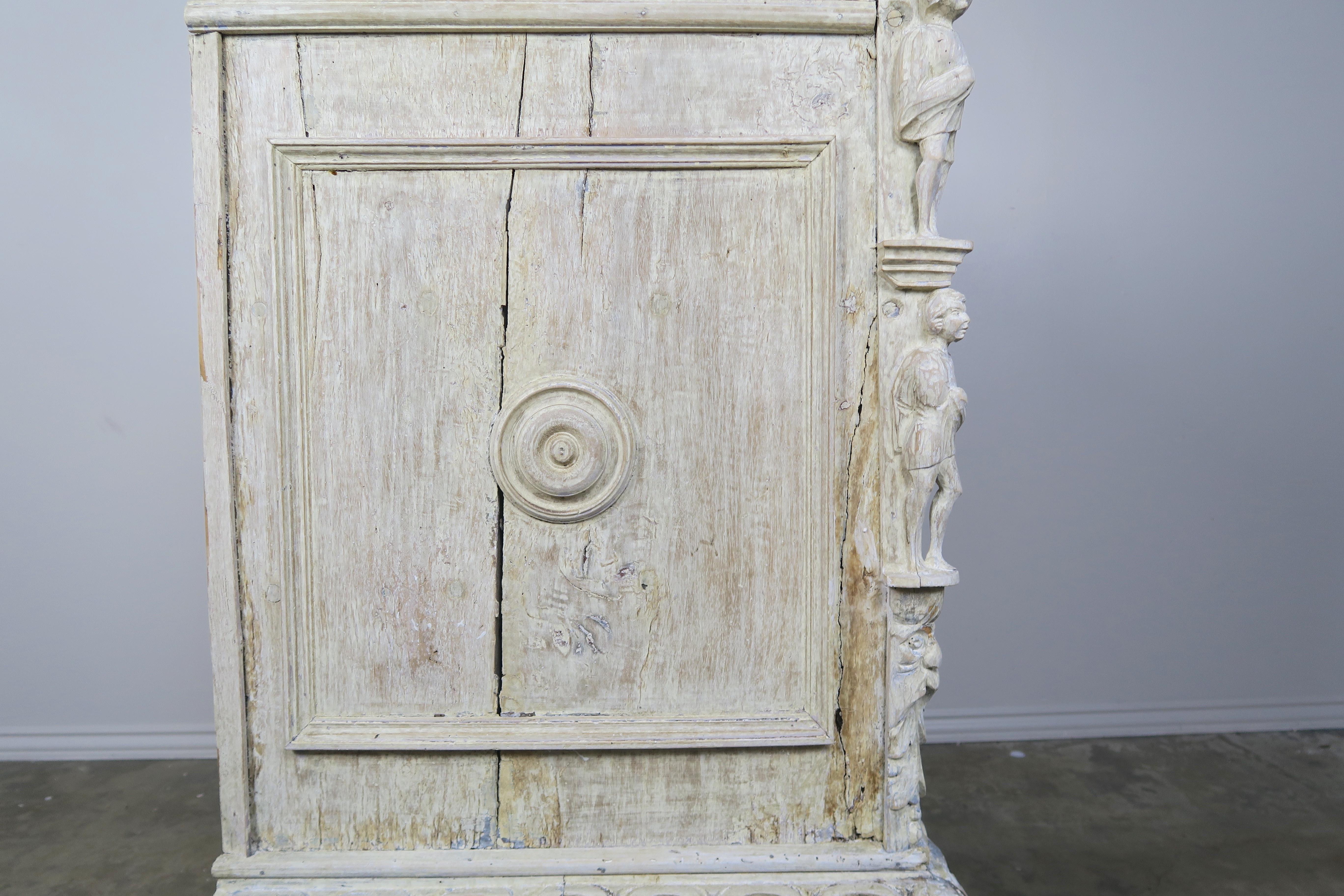 Early 19th Century Italian Carved Chest of Drawers 4