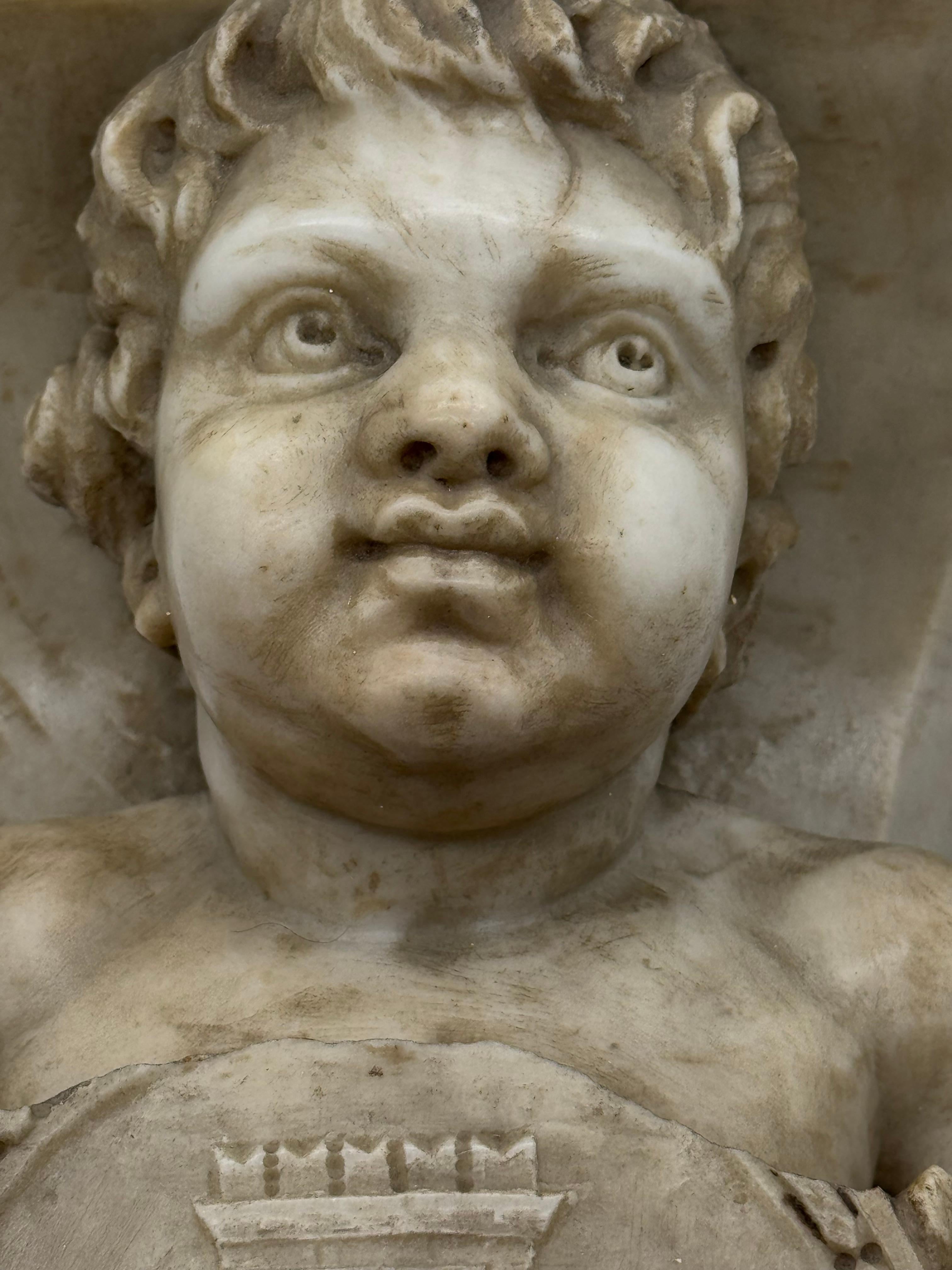 Appliques murales en marbre sculpté avec chérubins, début du 19e siècle, Italie en vente 7