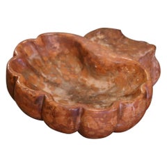Italienische Muschelschale aus rotem Marmor, geschnitzt, frühes 19.