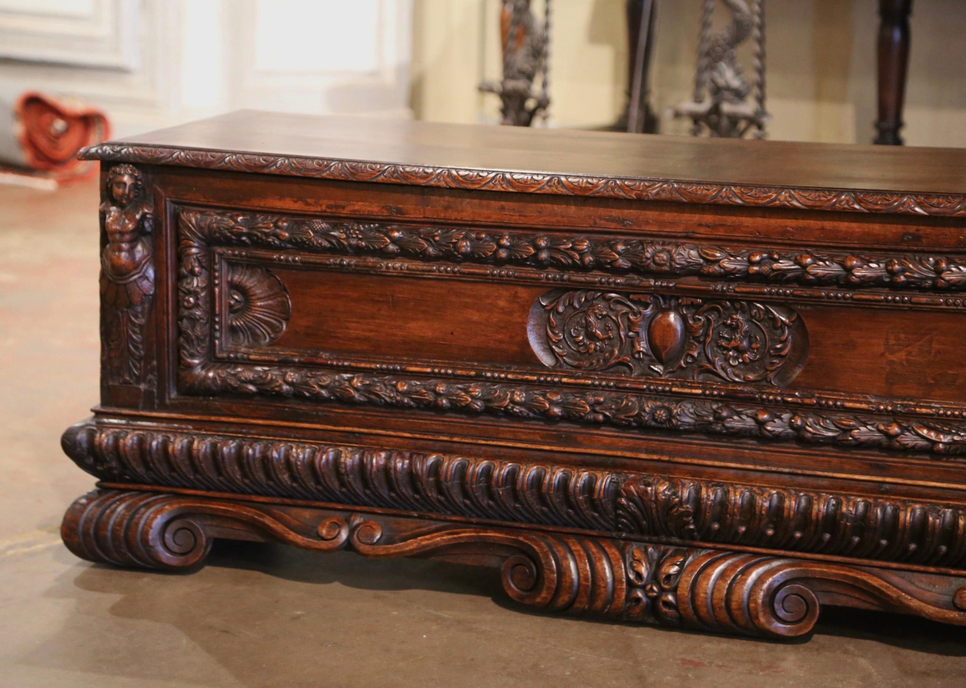 Baroque Early 19th Century Italian Carved Walnut 