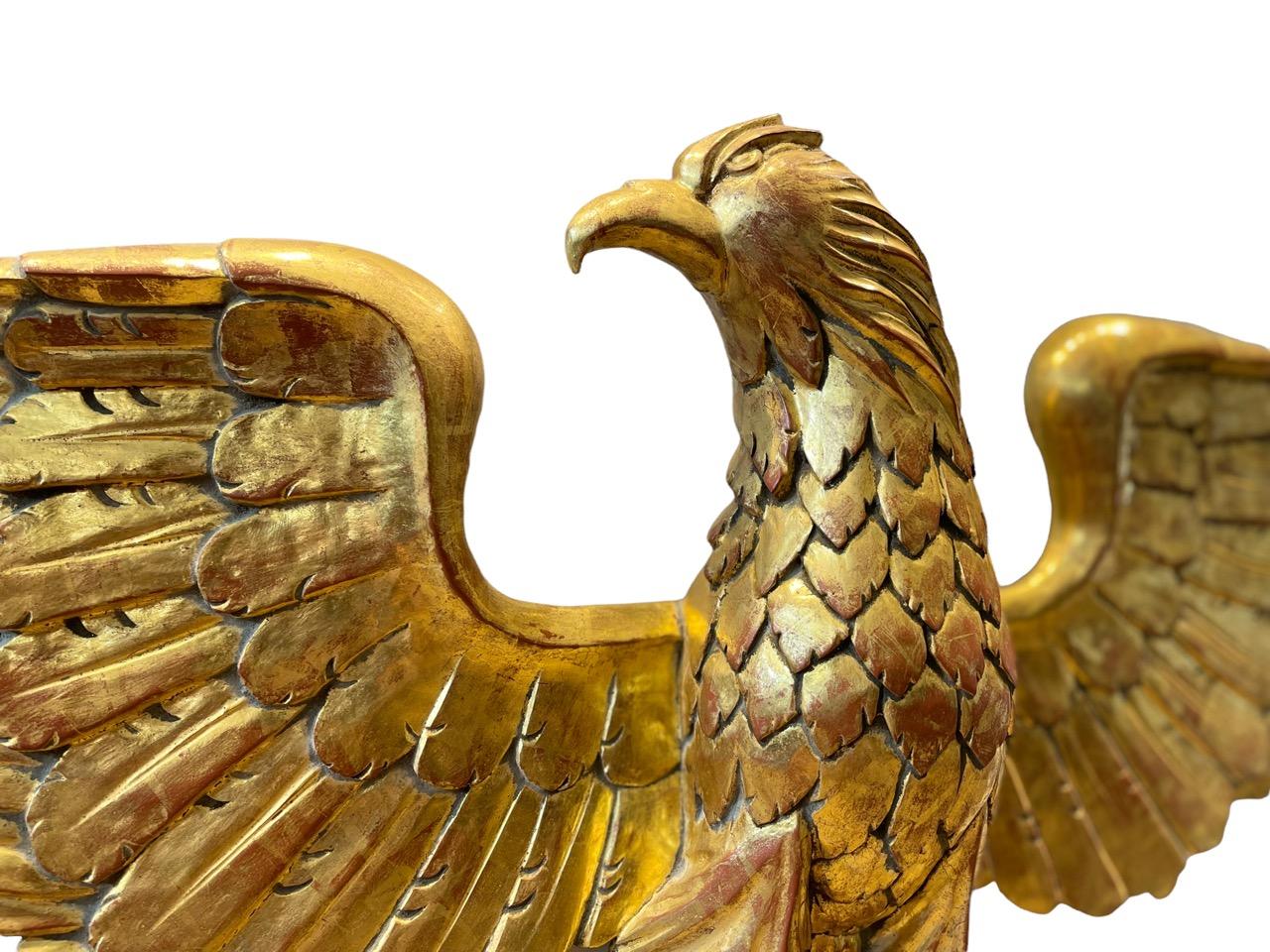 Early 19th Century Italian Carved Wood Gold Gilded Eagle In Distressed Condition For Sale In North Miami, FL