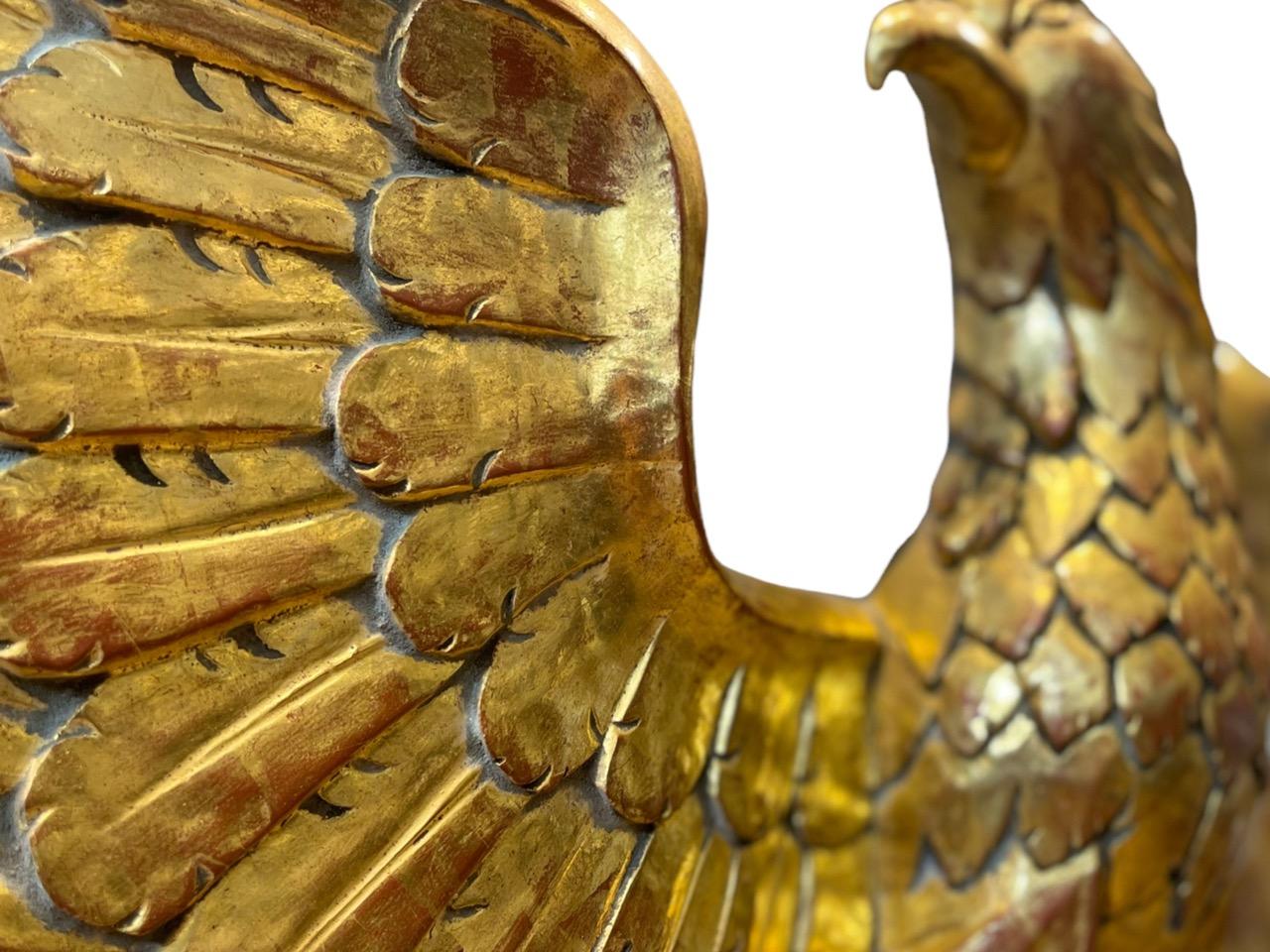 Early 19th Century Italian Carved Wood Gold Gilded Eagle For Sale 2