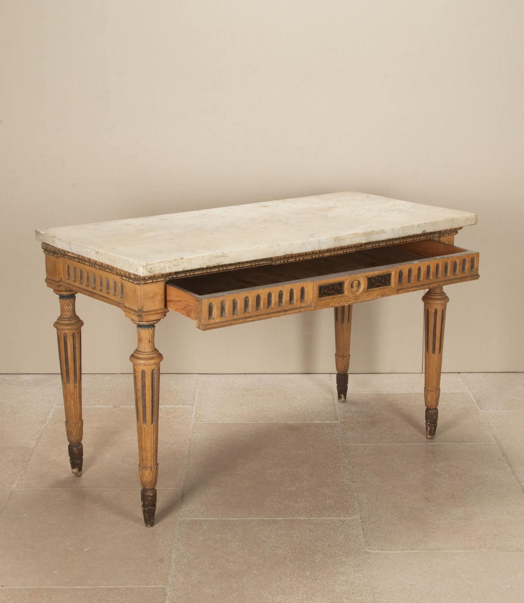 Country Tavolo da console italiano del primo Ottocento con piano in marmo di Carrara in vendita