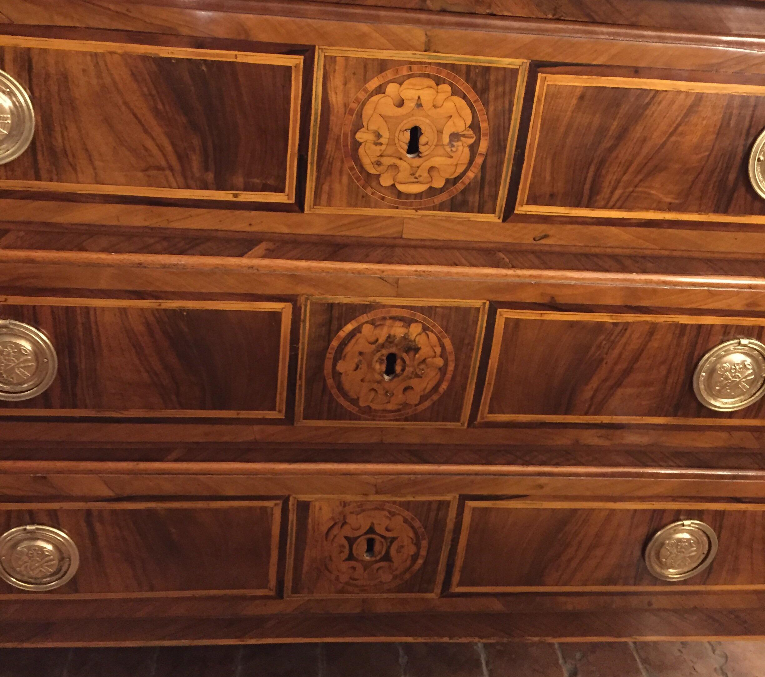 Early 19th Century Italian Directoire Chest of Drawers with Rose Marquetry 15