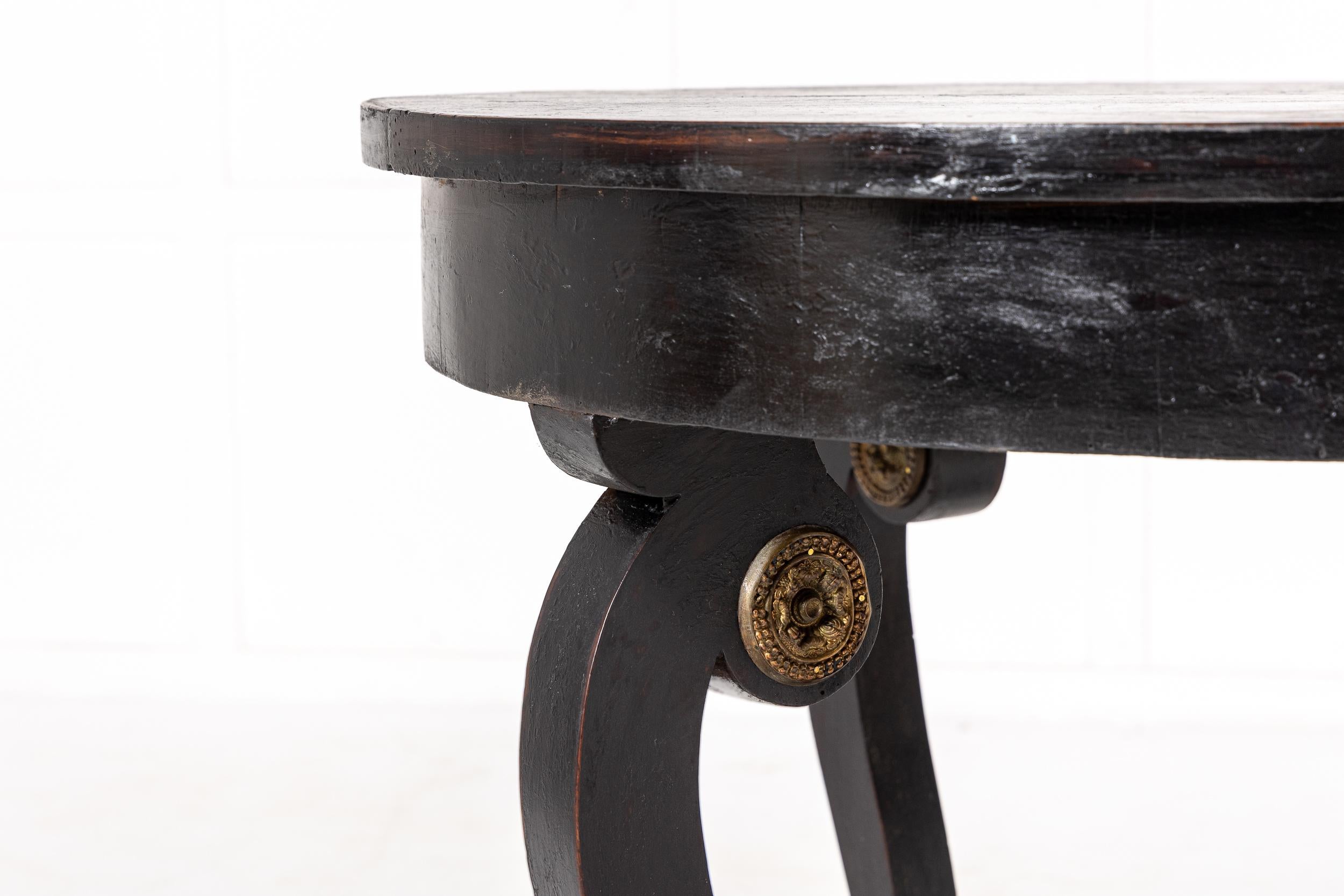 Ebonized Early 19th Century Italian Ebonised Centre Table For Sale