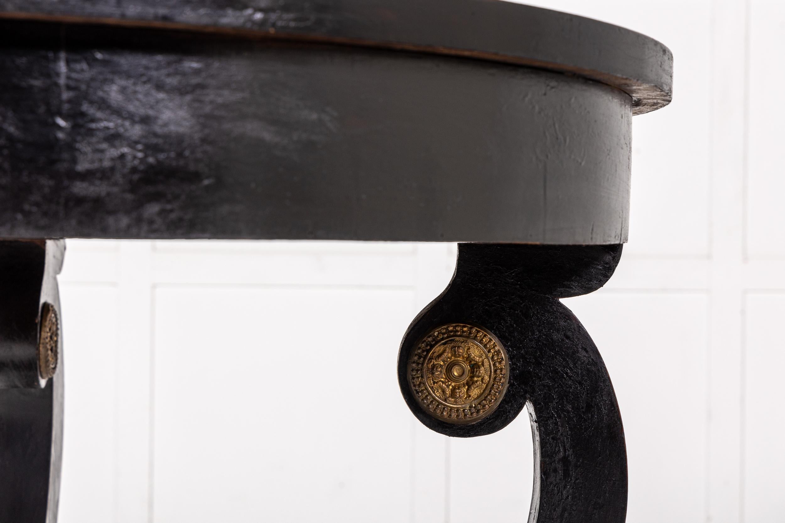 Early 19th Century Italian Ebonised Centre Table For Sale 3