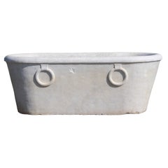 Bañera antigua de mármol de Carrara del Imperio Italiano de principios del siglo XIX
