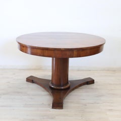 Early 19th Century Italian Empire Antique Round Table in Walnut
