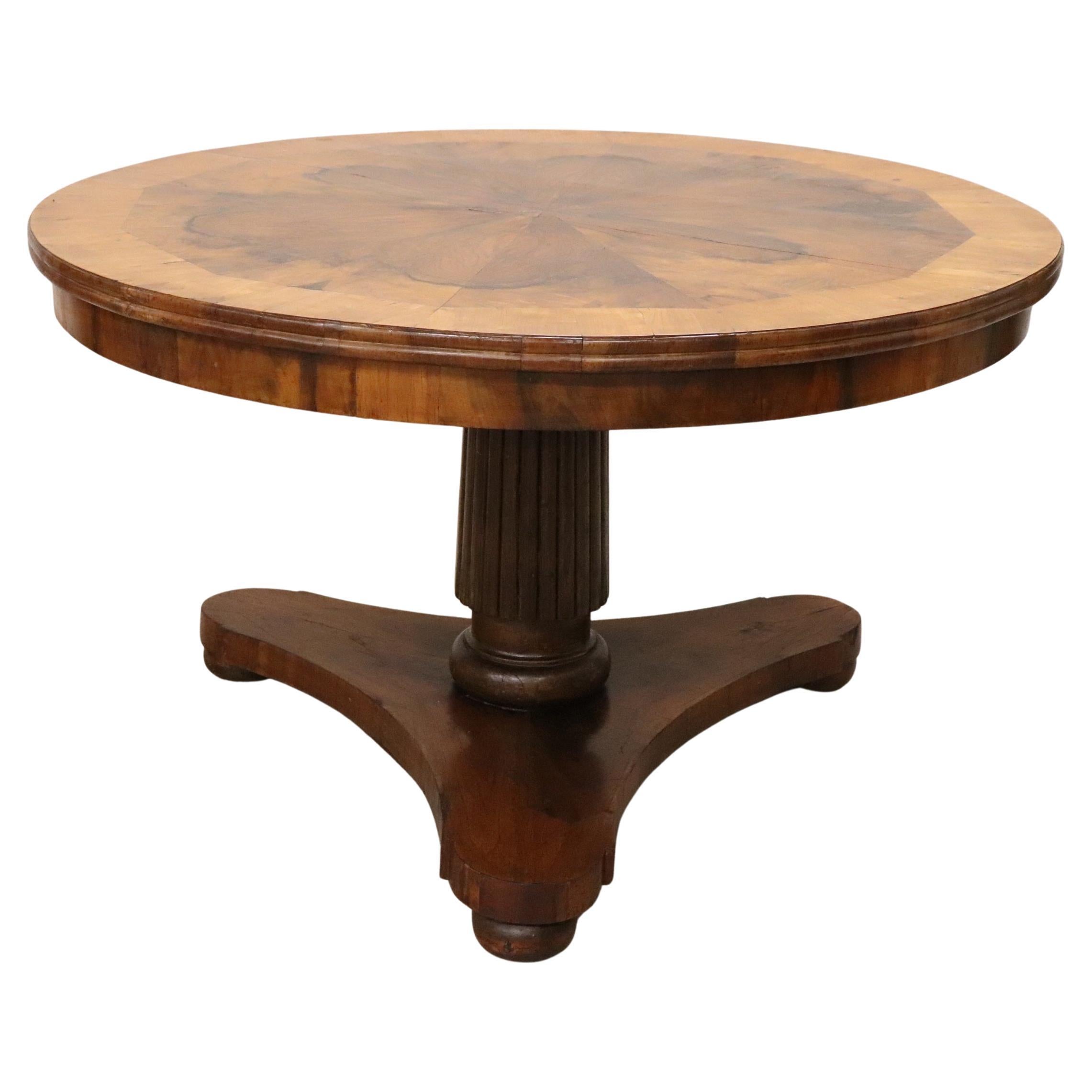 Early 19th Century Italian Empire Antique Round Table in Walnut