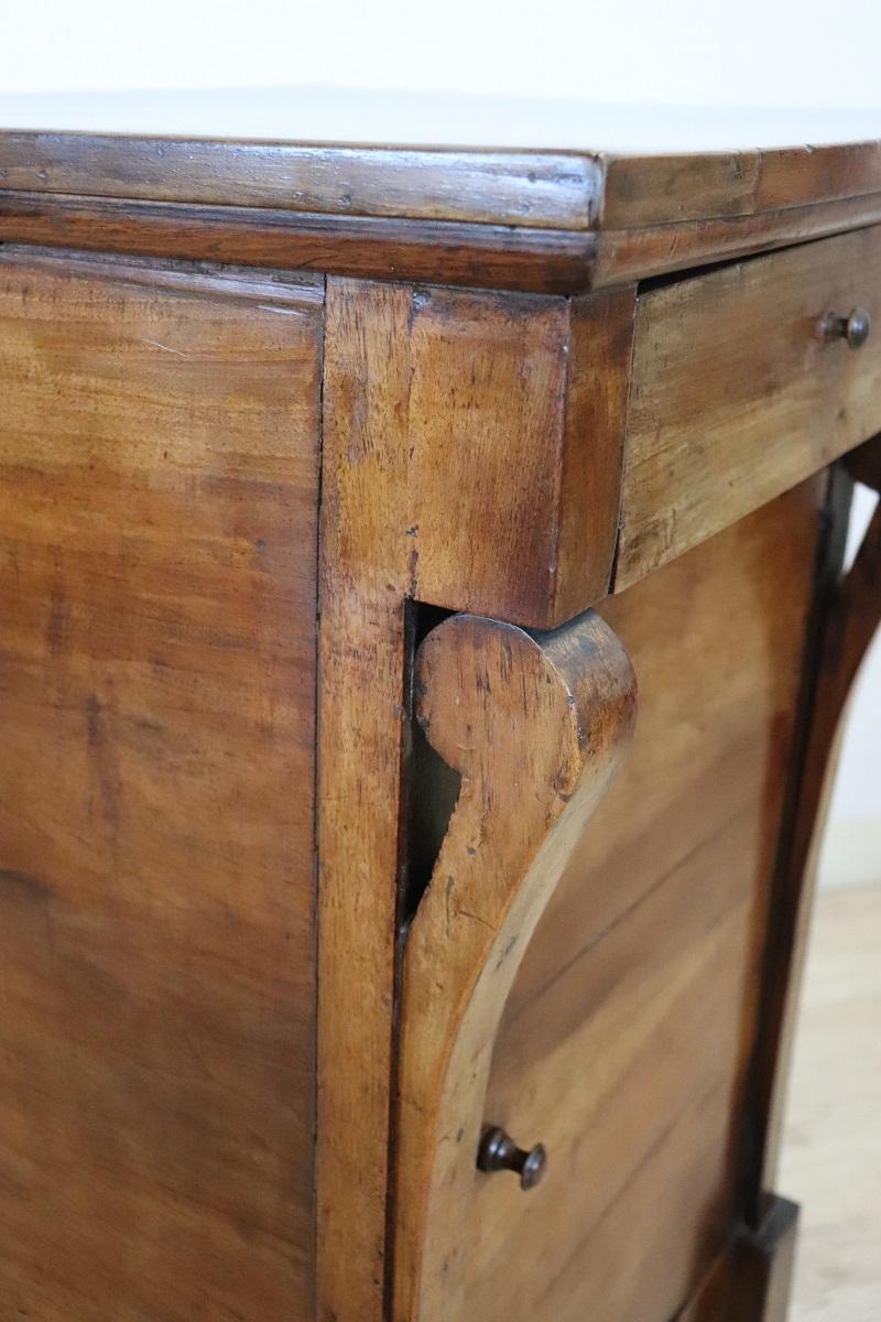 Early 19th Century Italian Empire Antique Solid Walnut Nightstand  For Sale 7