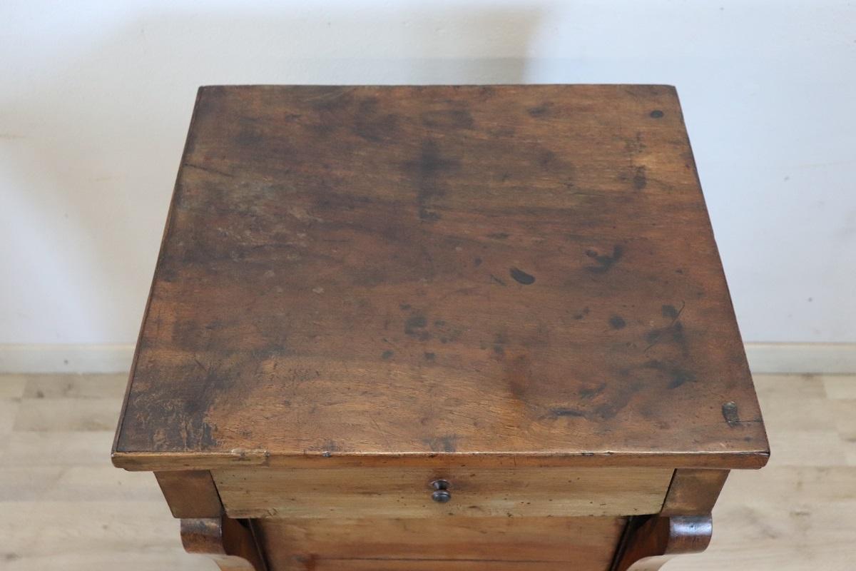 Early 19th Century Italian Empire Antique Solid Walnut Nightstand  For Sale 1