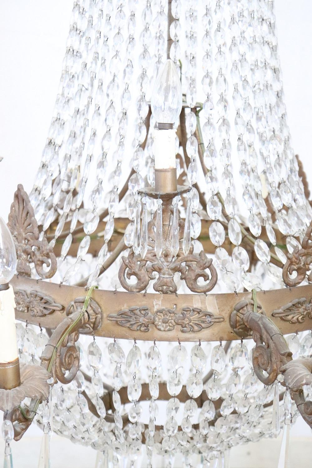 Lustre ancien de style Empire italien du début du XIXe siècle en bronze et cristaux 9