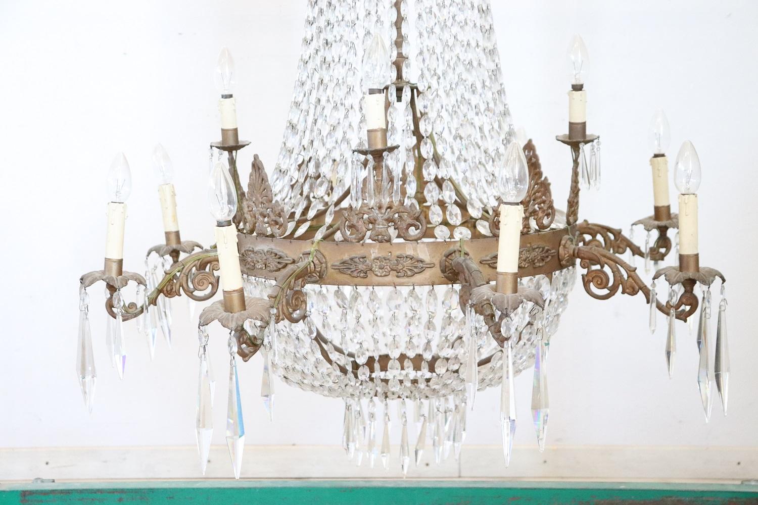 Début du XIXe siècle Lustre ancien de style Empire italien du début du XIXe siècle en bronze et cristaux